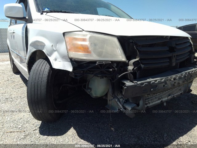 Photo 5 VIN: 2D4RN5D18AR475687 - DODGE GRAND CARAVAN 