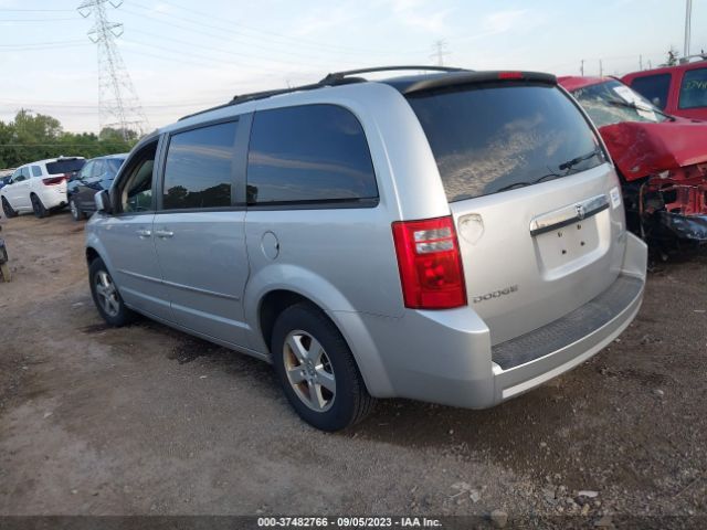 Photo 2 VIN: 2D4RN5D19AR475813 - DODGE GRAND CARAVAN 