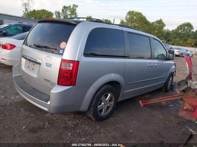 Photo 3 VIN: 2D4RN5D19AR475813 - DODGE GRAND CARAVAN 