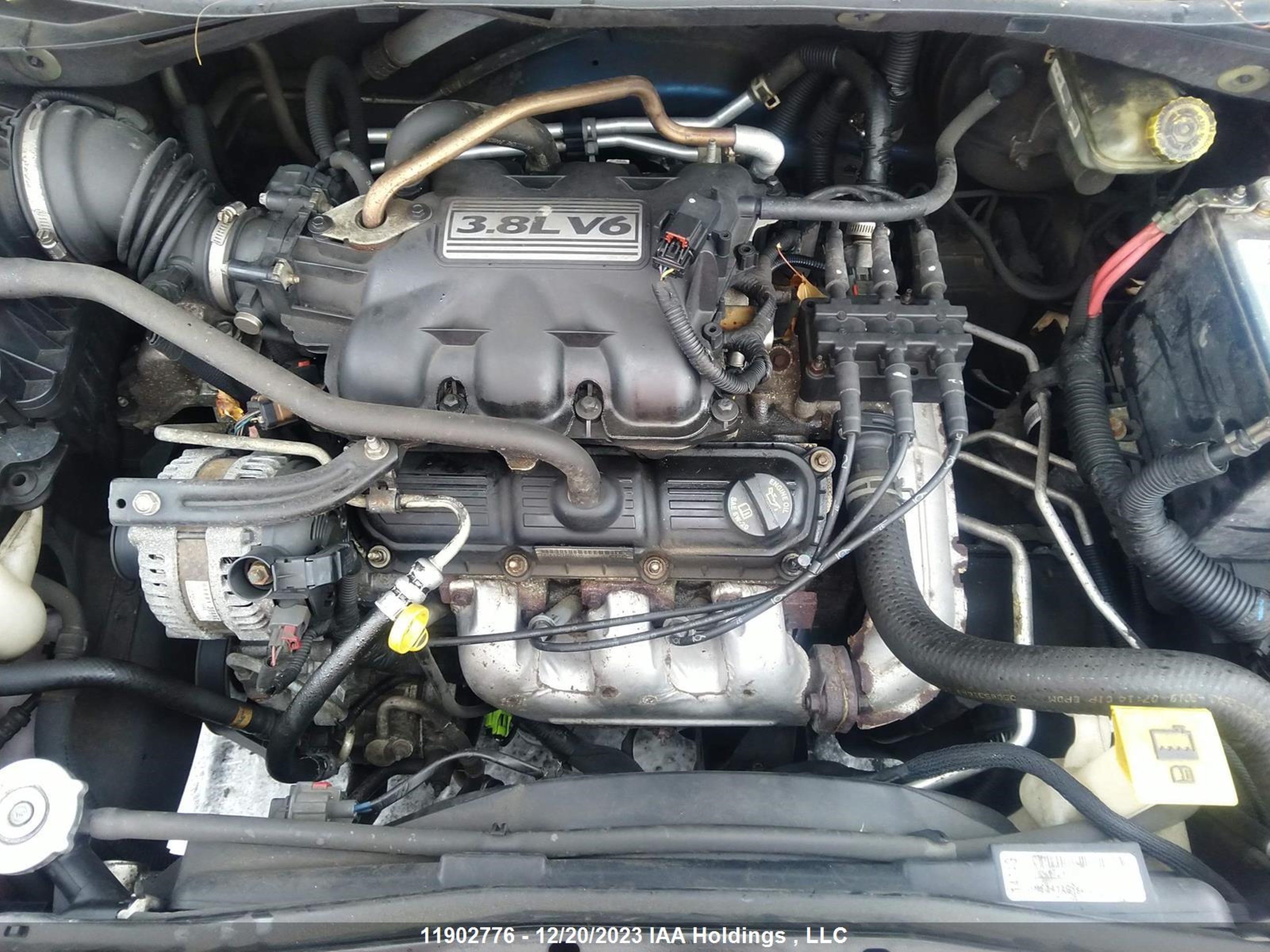 Photo 9 VIN: 2D4RN5D19AR482809 - DODGE CARAVAN 