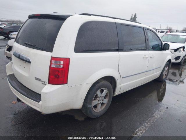 Photo 3 VIN: 2D4RN5D1XAR197147 - DODGE GRAND CARAVAN 