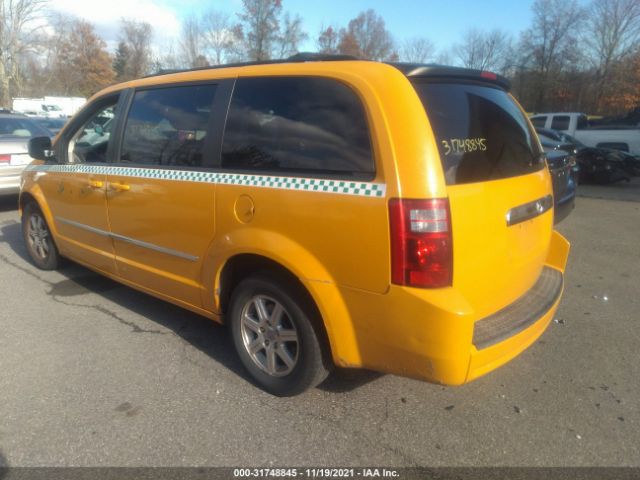 Photo 2 VIN: 2D4RN5D1XAR263941 - DODGE GRAND CARAVAN 