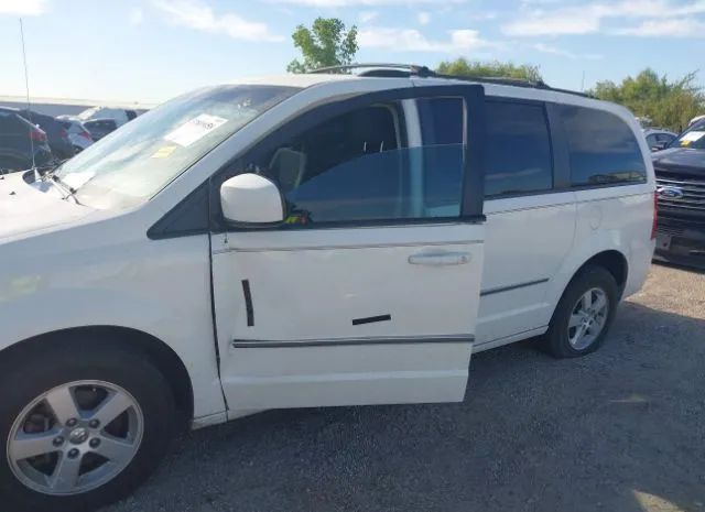 Photo 5 VIN: 2D4RN5D1XAR444828 - DODGE GRAND CARAVAN 