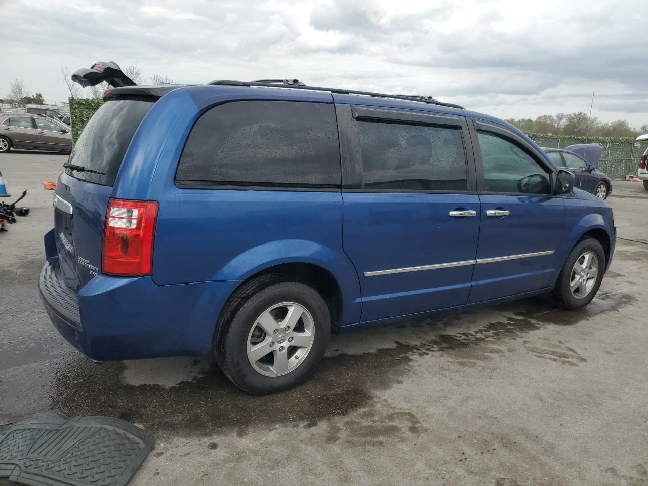 Photo 2 VIN: 2D4RN5D1XAR497447 - DODGE CARAVAN 