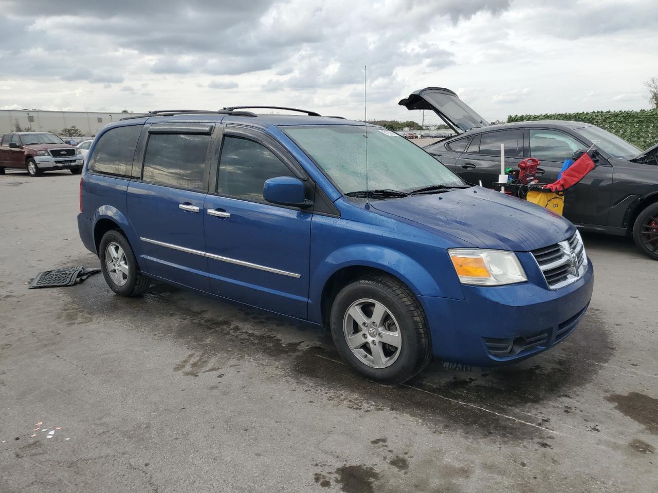 Photo 3 VIN: 2D4RN5D1XAR497447 - DODGE CARAVAN 