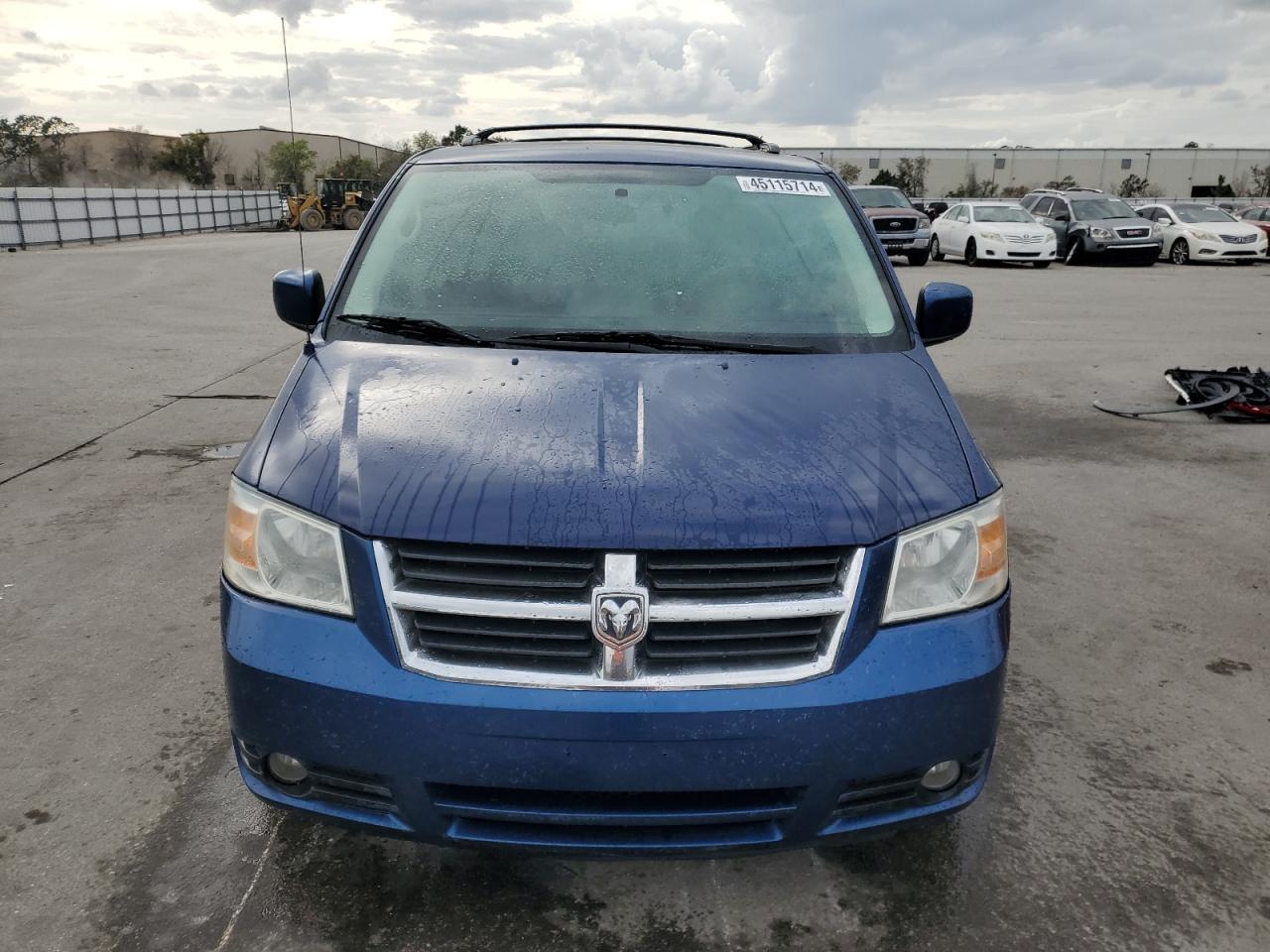 Photo 4 VIN: 2D4RN5D1XAR497447 - DODGE CARAVAN 