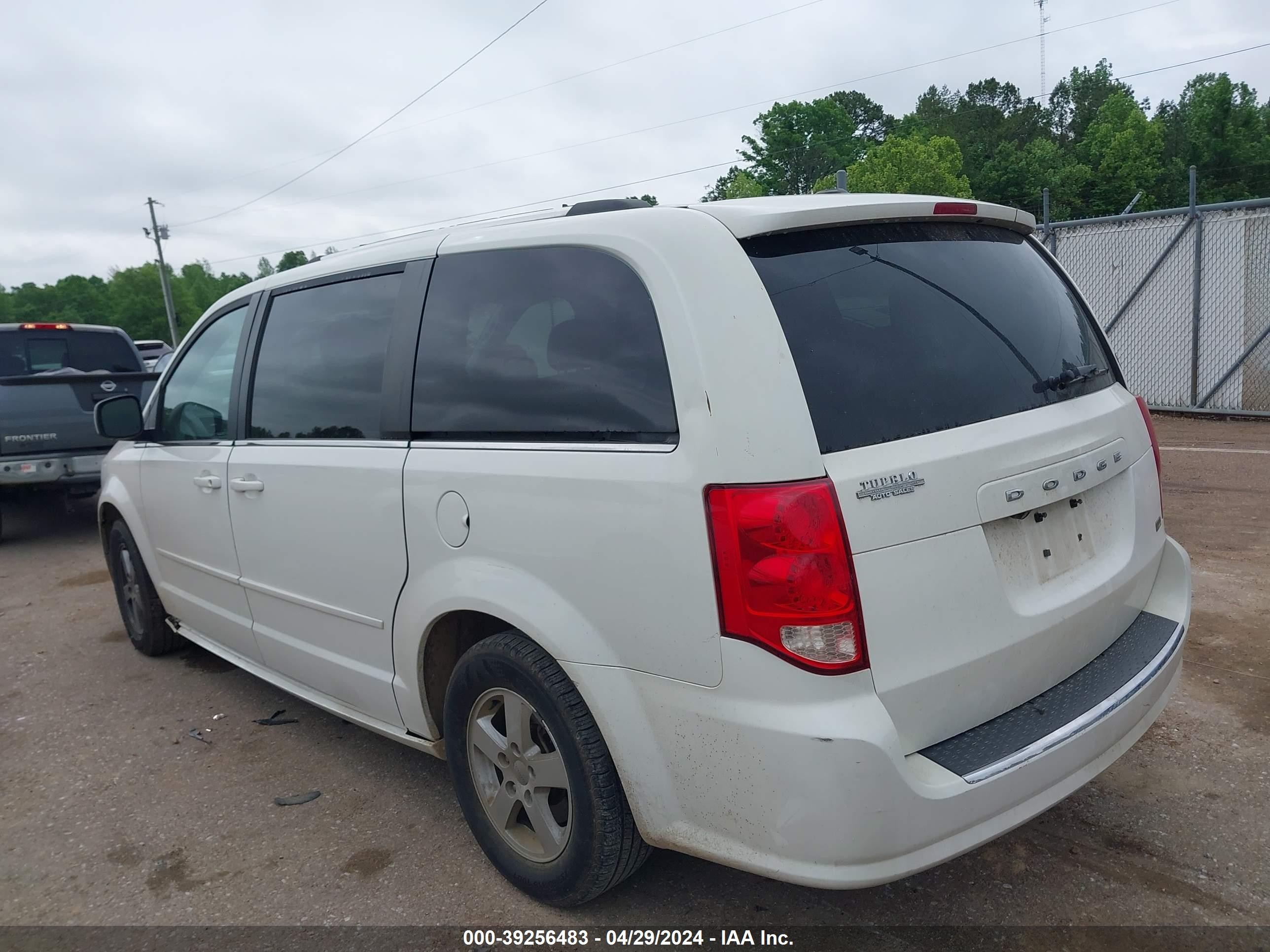 Photo 2 VIN: 2D4RN5DG1BR762942 - DODGE CARAVAN 