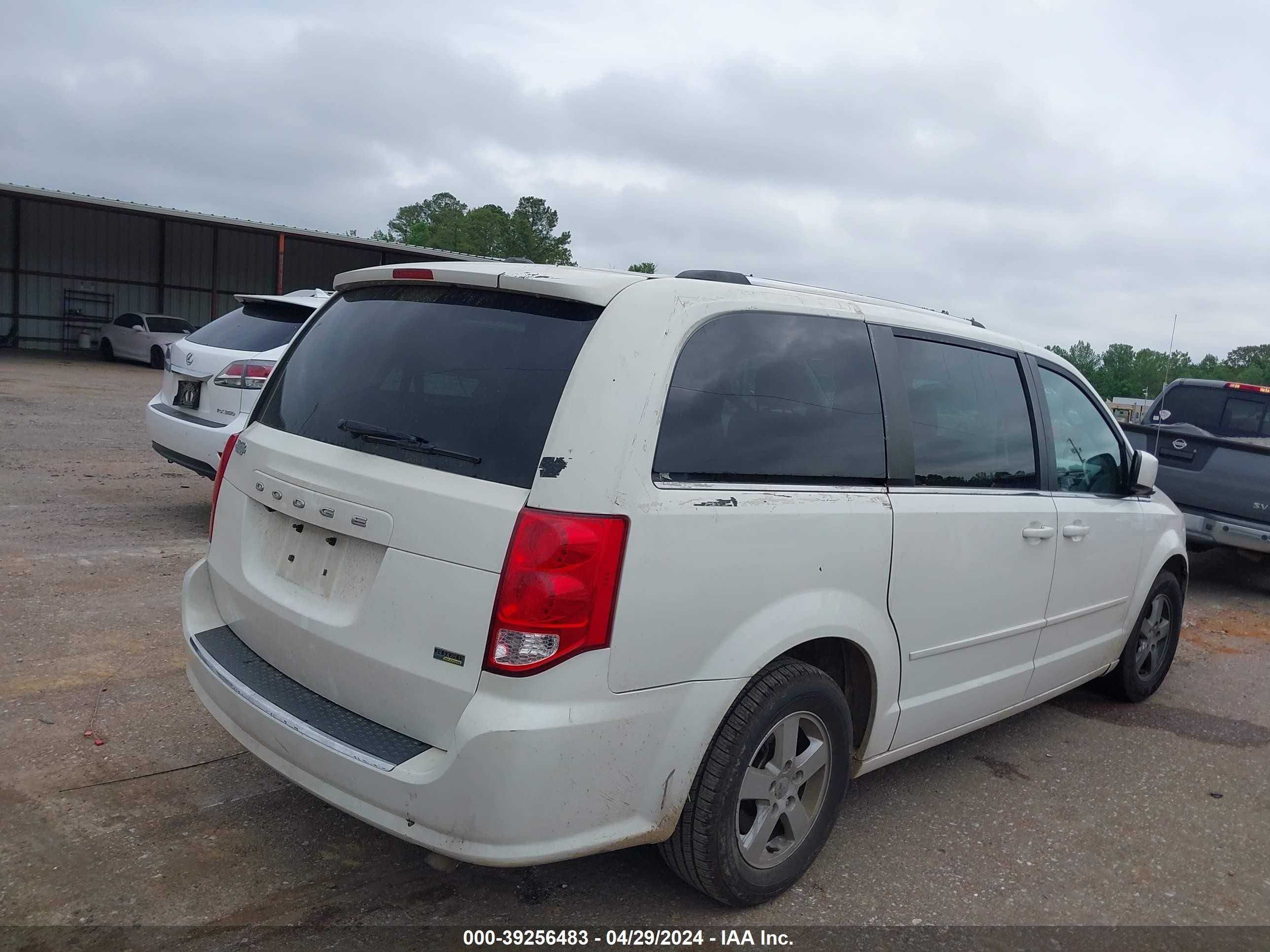 Photo 3 VIN: 2D4RN5DG1BR762942 - DODGE CARAVAN 