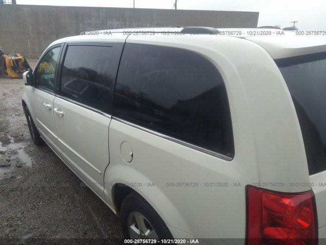 Photo 2 VIN: 2D4RN5DG3BR738979 - DODGE GRAND CARAVAN 