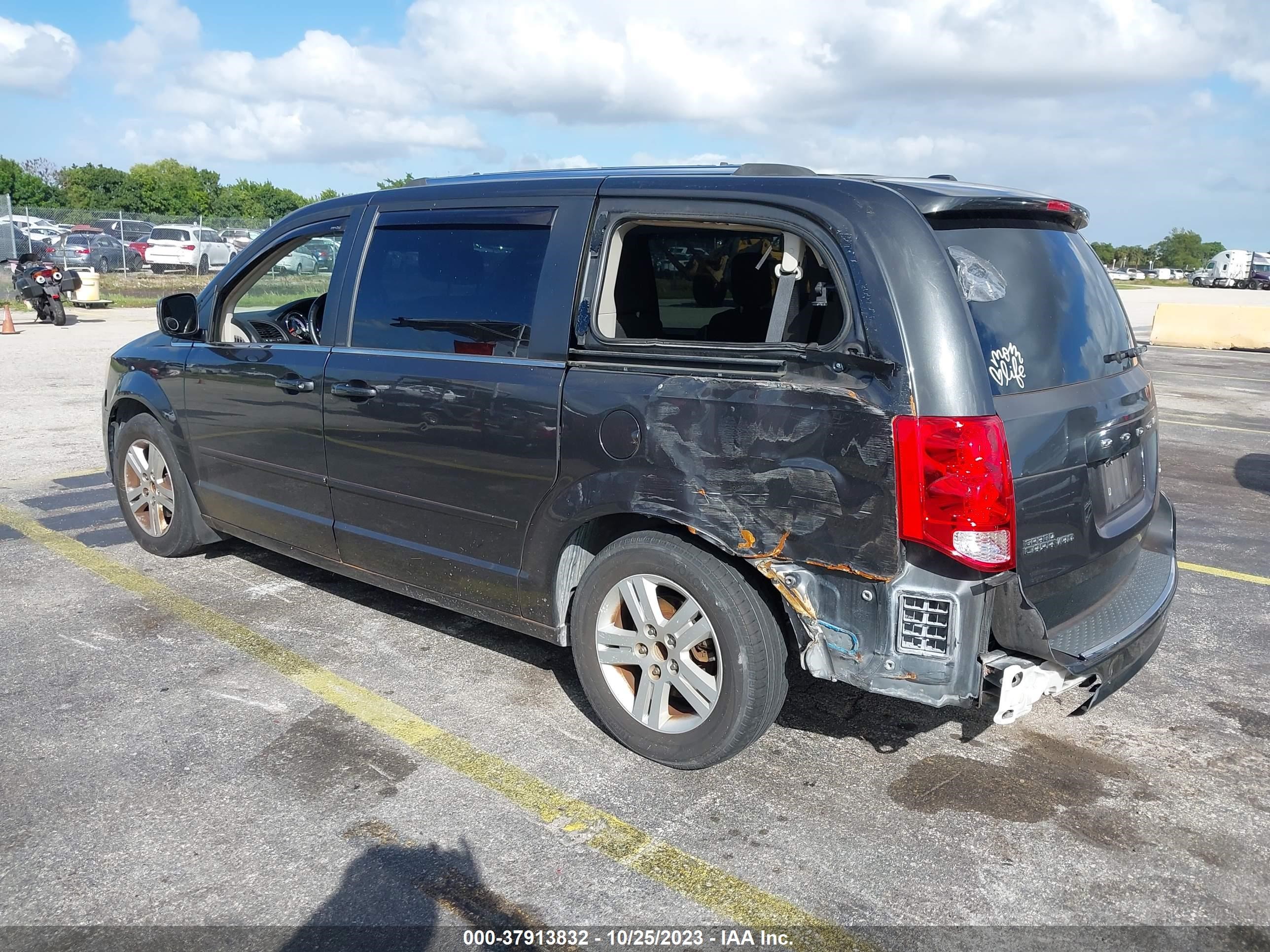 Photo 5 VIN: 2D4RN5DG4BR697522 - DODGE CARAVAN 