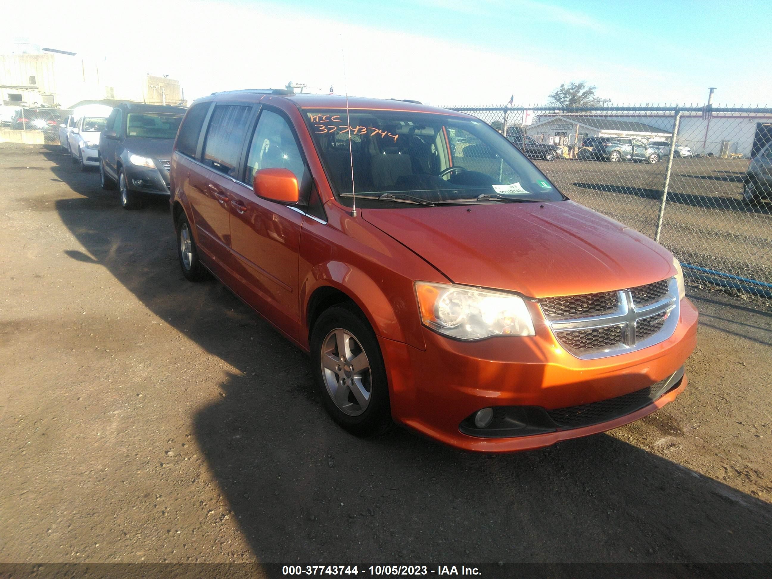 Photo 0 VIN: 2D4RN5DG5BR756352 - DODGE CARAVAN 