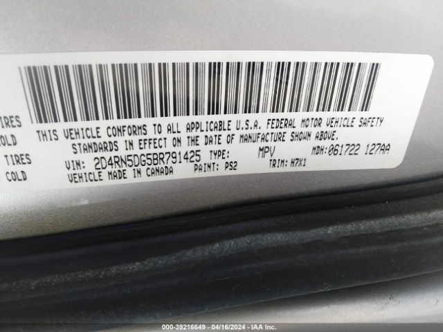 Photo 8 VIN: 2D4RN5DG5BR791425 - DODGE GRAND CARAVAN 