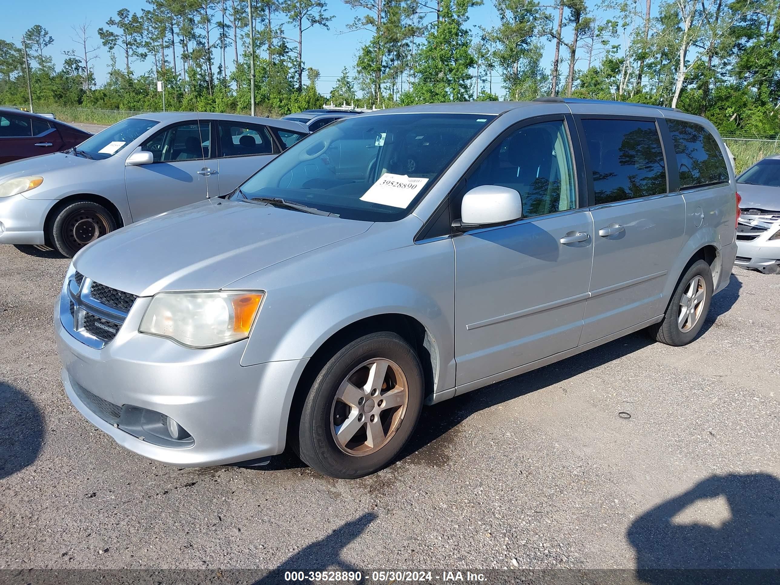 Photo 1 VIN: 2D4RN5DG6BR662156 - DODGE CARAVAN 