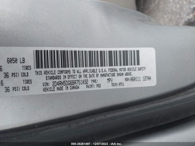 Photo 8 VIN: 2D4RN5DG6BR751032 - DODGE GRAND CARAVAN 