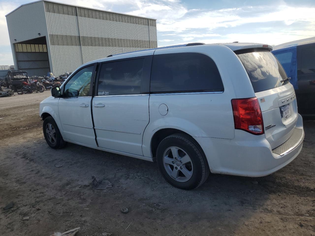 Photo 1 VIN: 2D4RN5DG8BR662451 - DODGE CARAVAN 