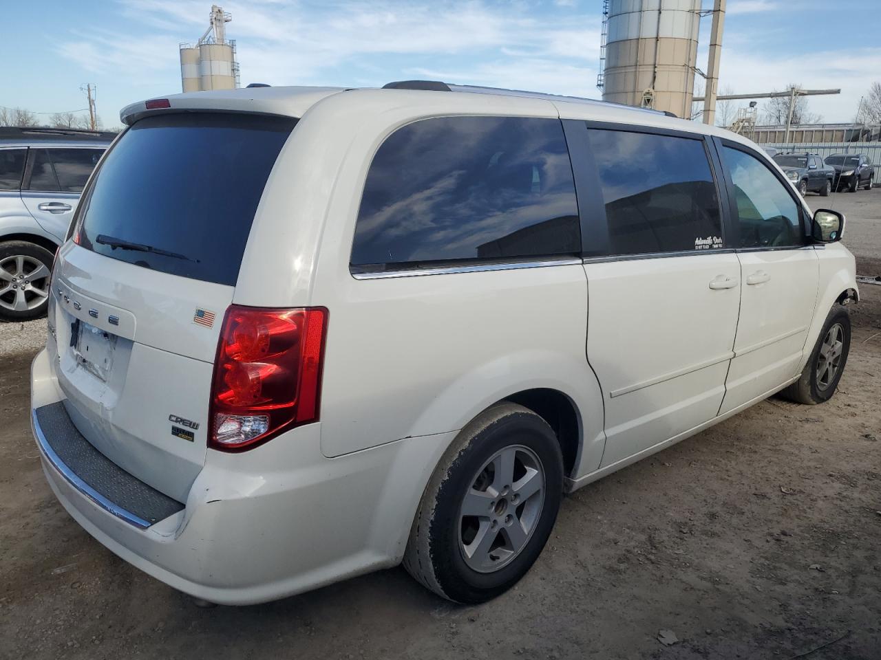 Photo 2 VIN: 2D4RN5DG8BR662451 - DODGE CARAVAN 