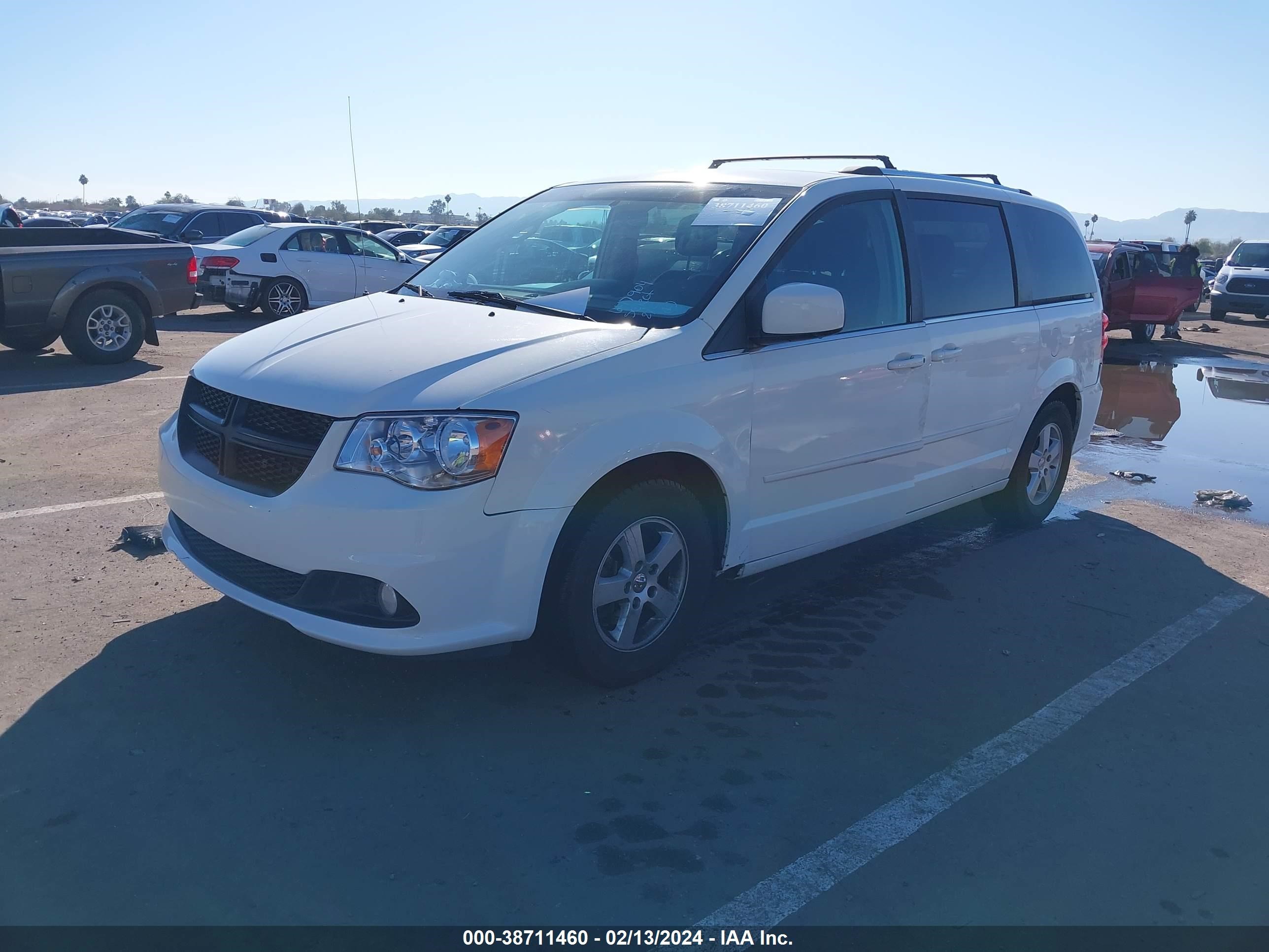 Photo 1 VIN: 2D4RN5DGXBR647904 - DODGE CARAVAN 