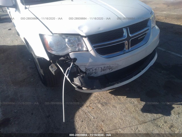 Photo 5 VIN: 2D4RN5DGXBR740079 - DODGE GRAND CARAVAN 