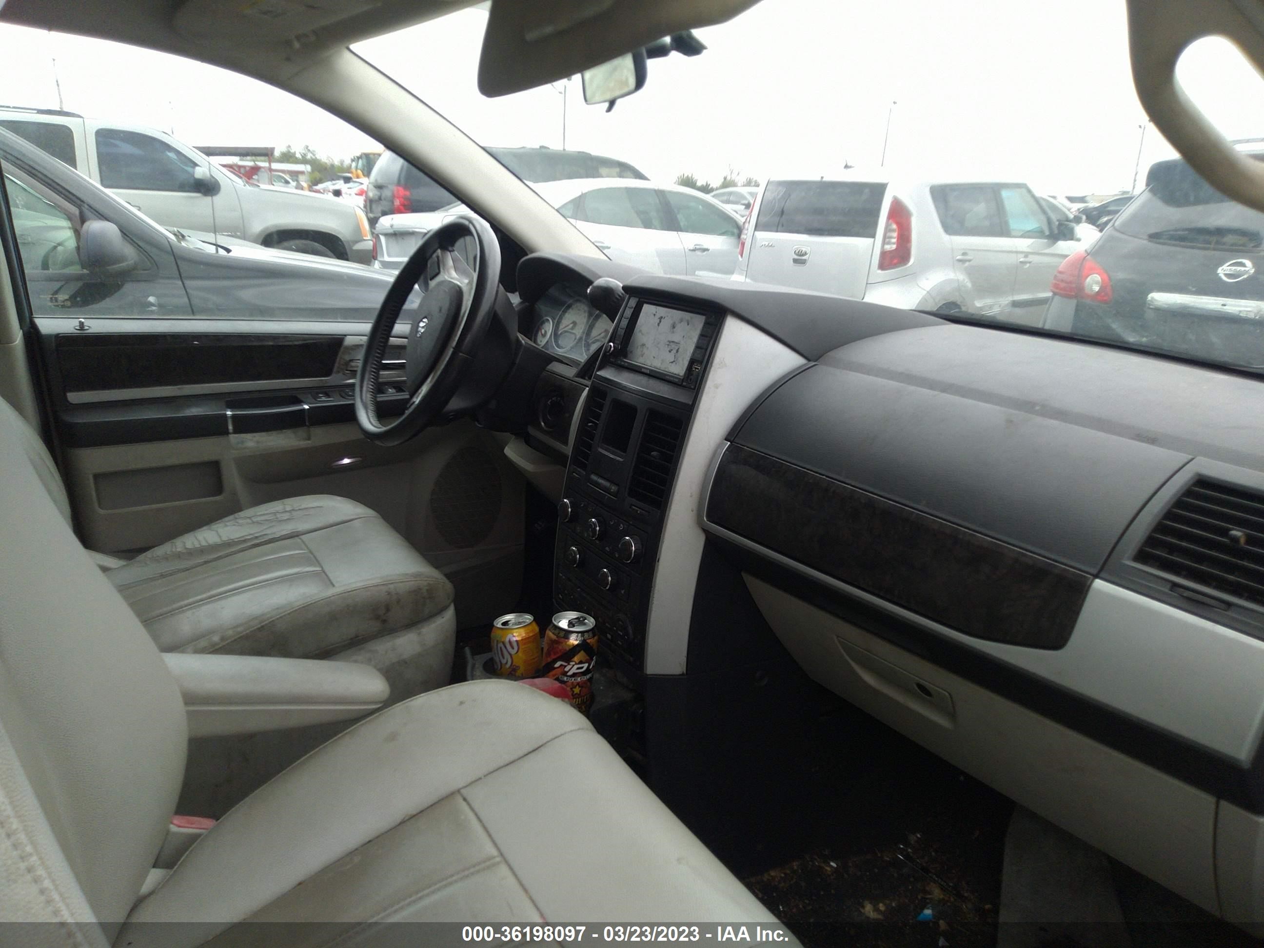 Photo 4 VIN: 2D4RN5DX7AR169651 - DODGE CARAVAN 