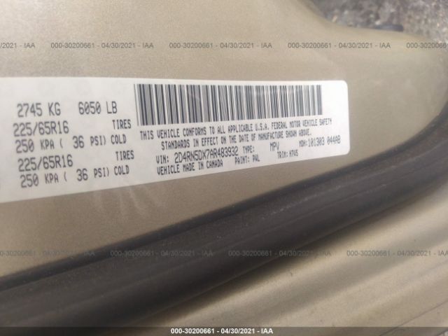 Photo 8 VIN: 2D4RN5DX7AR483932 - DODGE GRAND CARAVAN 