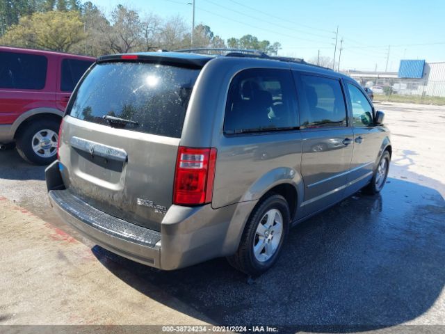 Photo 3 VIN: 2D4RN5DX8AR467318 - DODGE GRAND CARAVAN 