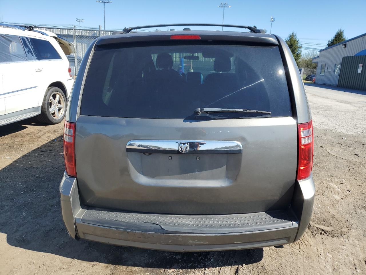 Photo 5 VIN: 2D4RN6DX6AR385285 - DODGE CARAVAN 