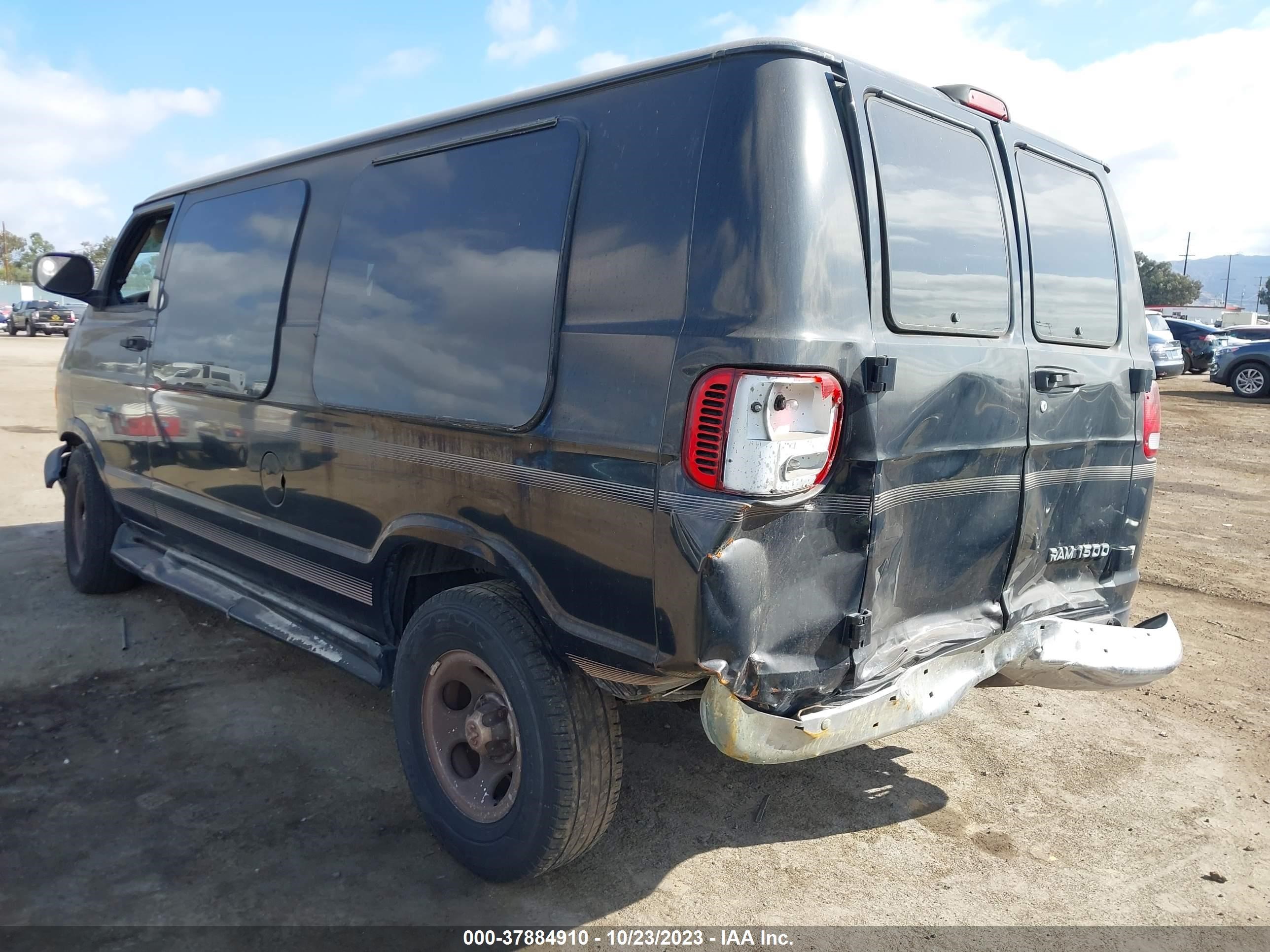 Photo 2 VIN: 2D6WB11Y83K517042 - DODGE RAM VAN 