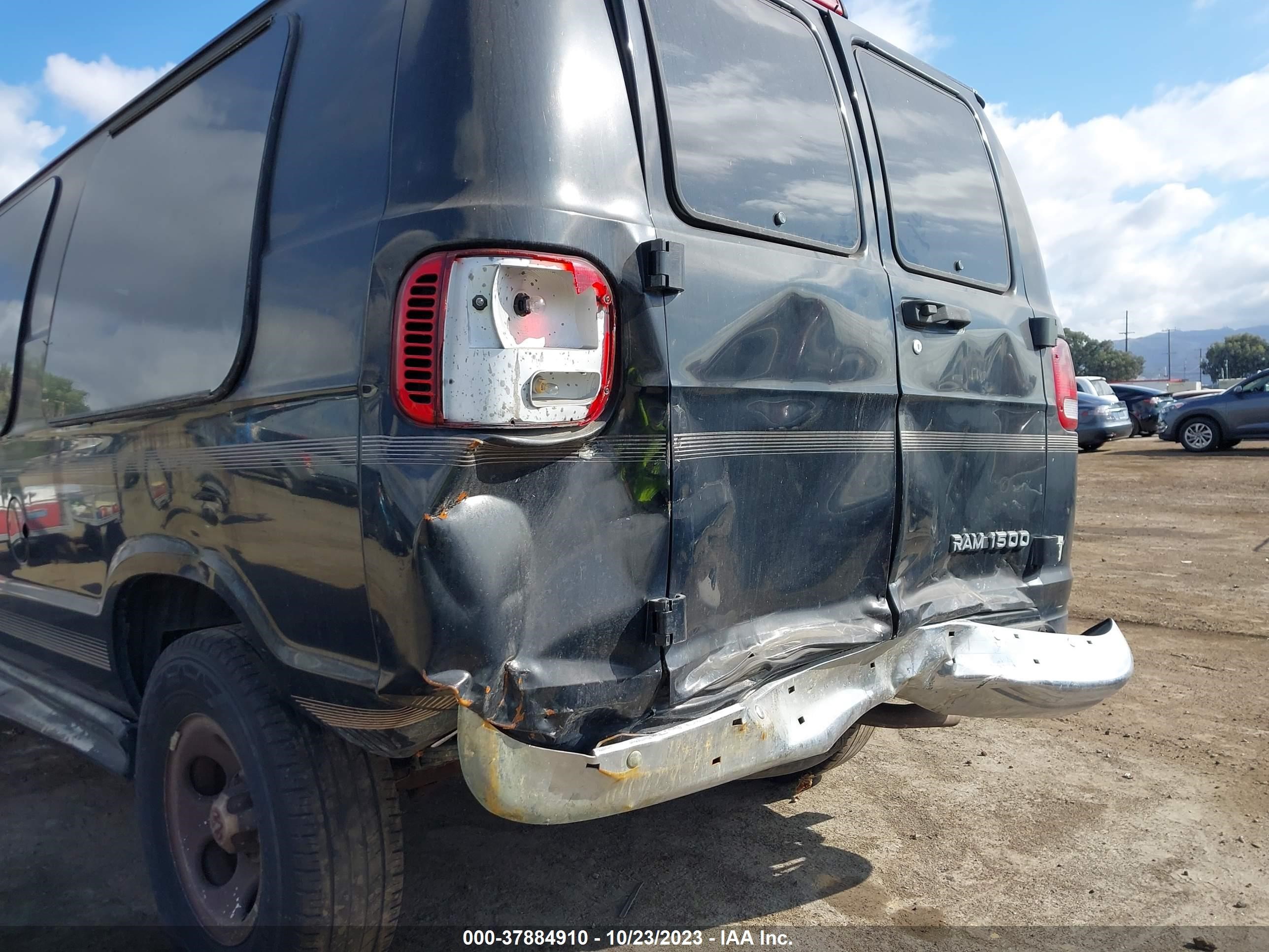 Photo 5 VIN: 2D6WB11Y83K517042 - DODGE RAM VAN 