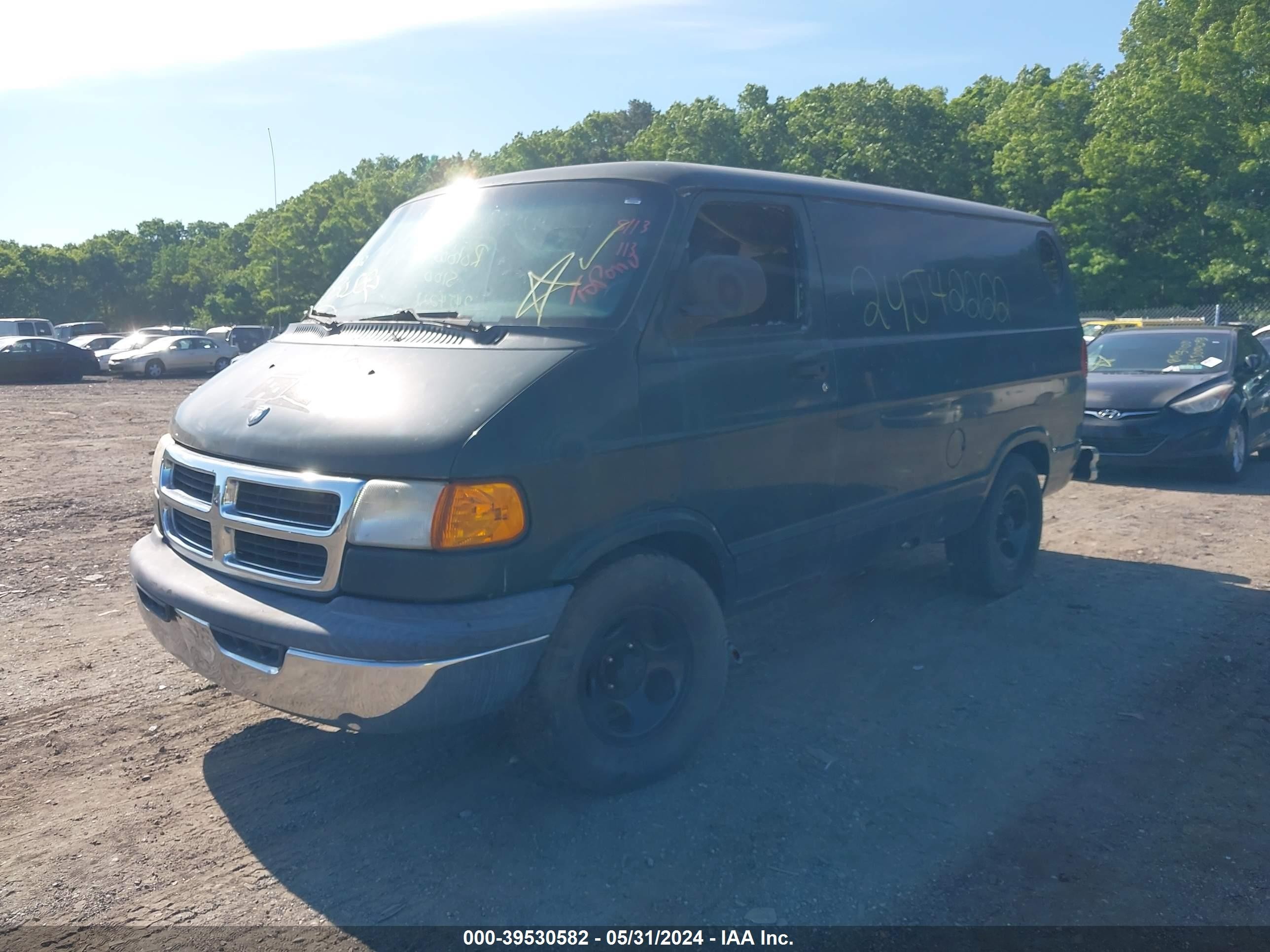 Photo 1 VIN: 2D7HB11X03K521484 - DODGE RAM VAN 