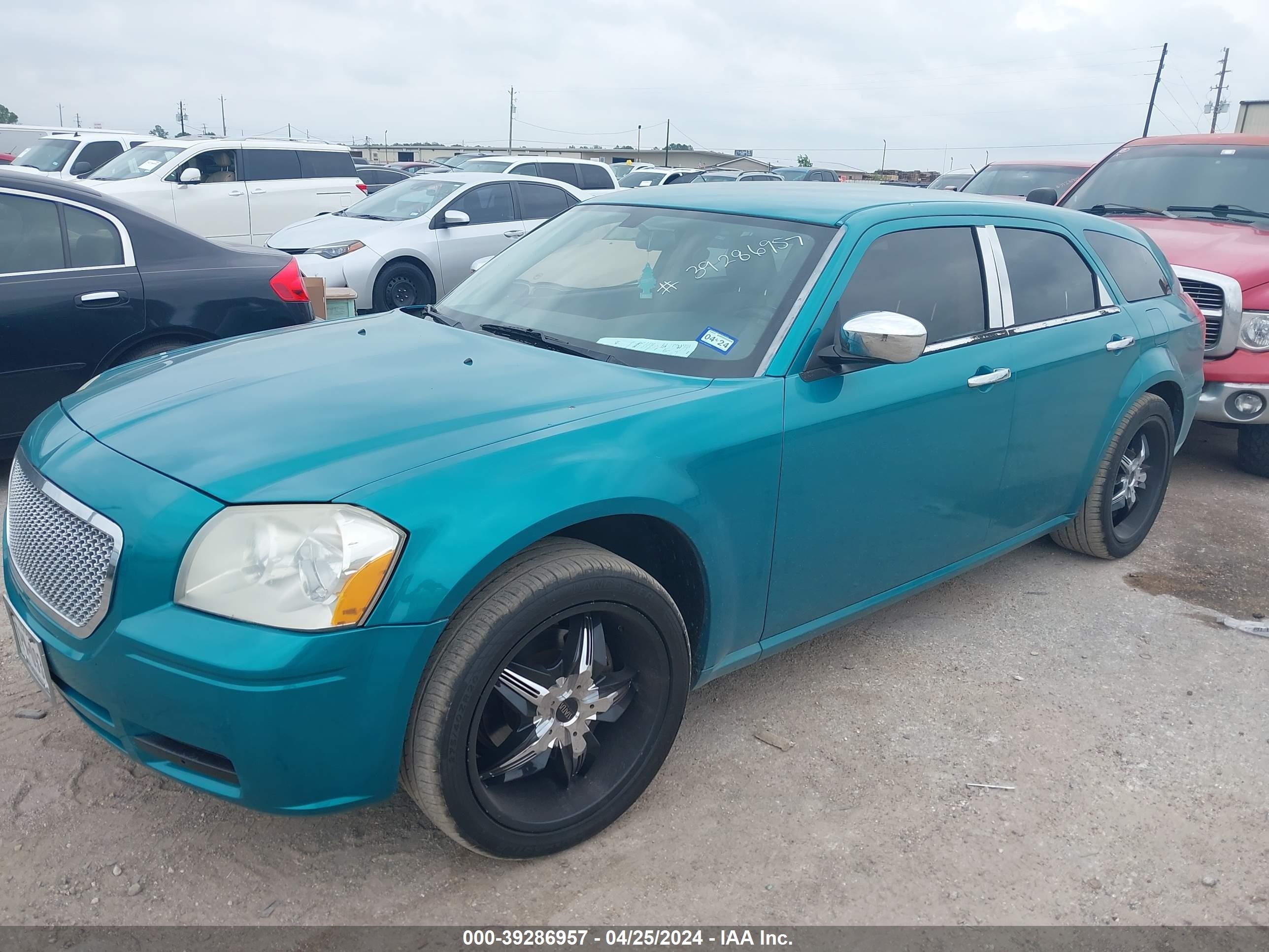 Photo 1 VIN: 2D8FV47T37H806442 - DODGE MAGNUM 