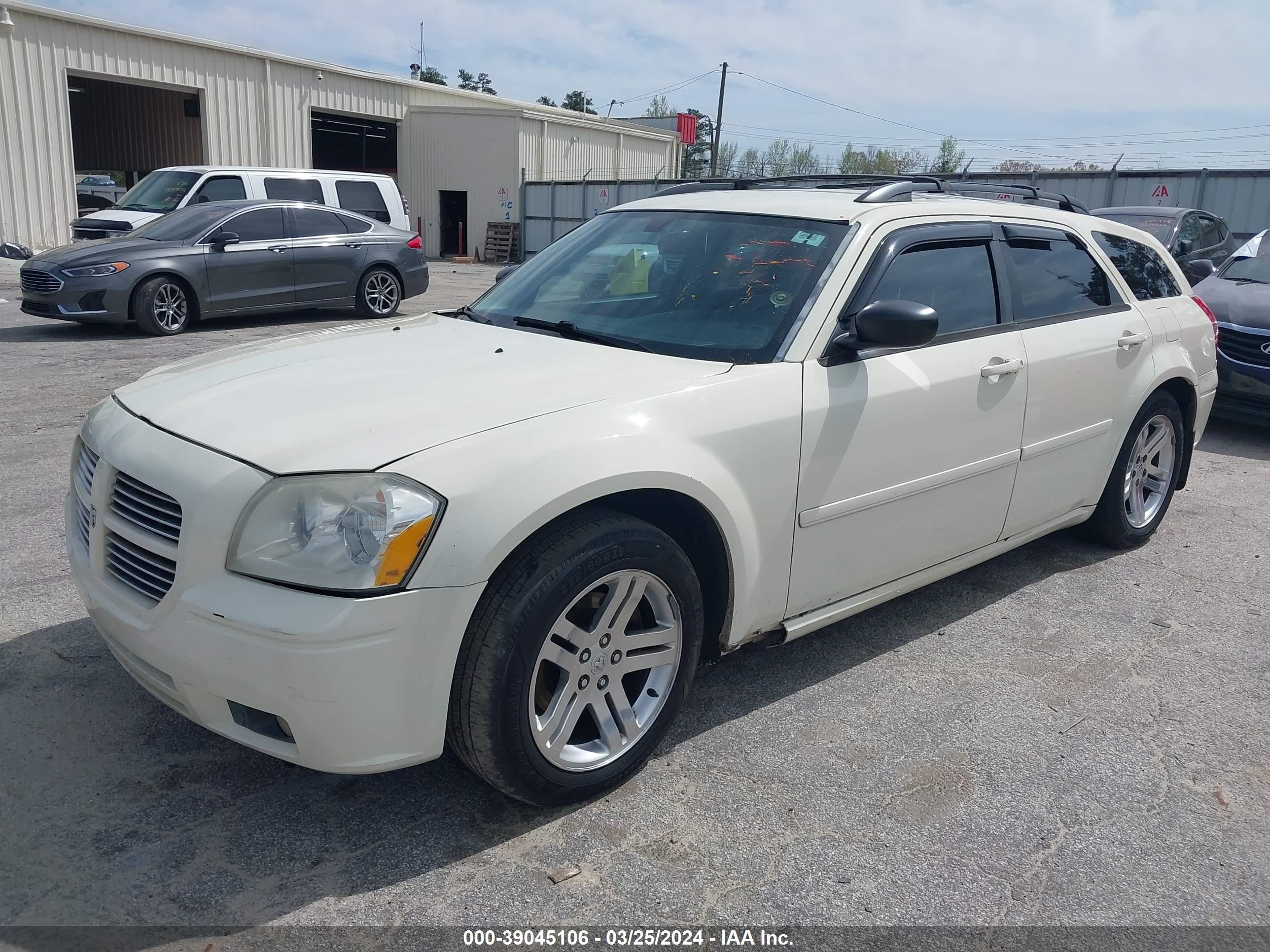 Photo 1 VIN: 2D8FV48V25H151445 - DODGE MAGNUM 