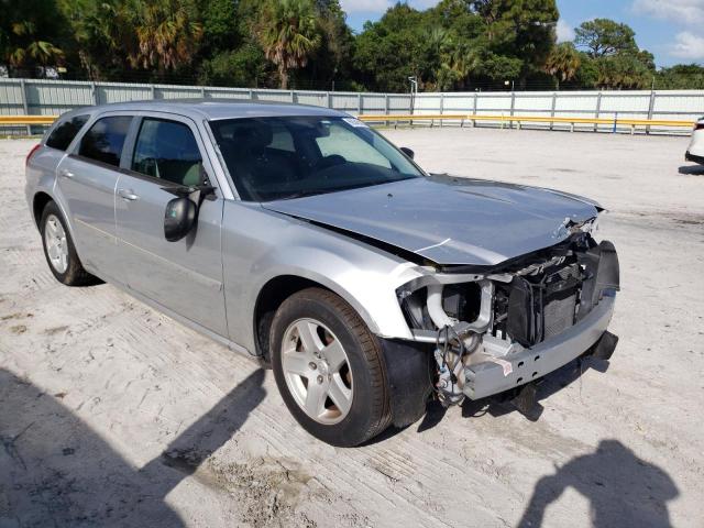 Photo 3 VIN: 2D8FV48VX5H570756 - DODGE MAGNUM SXT 