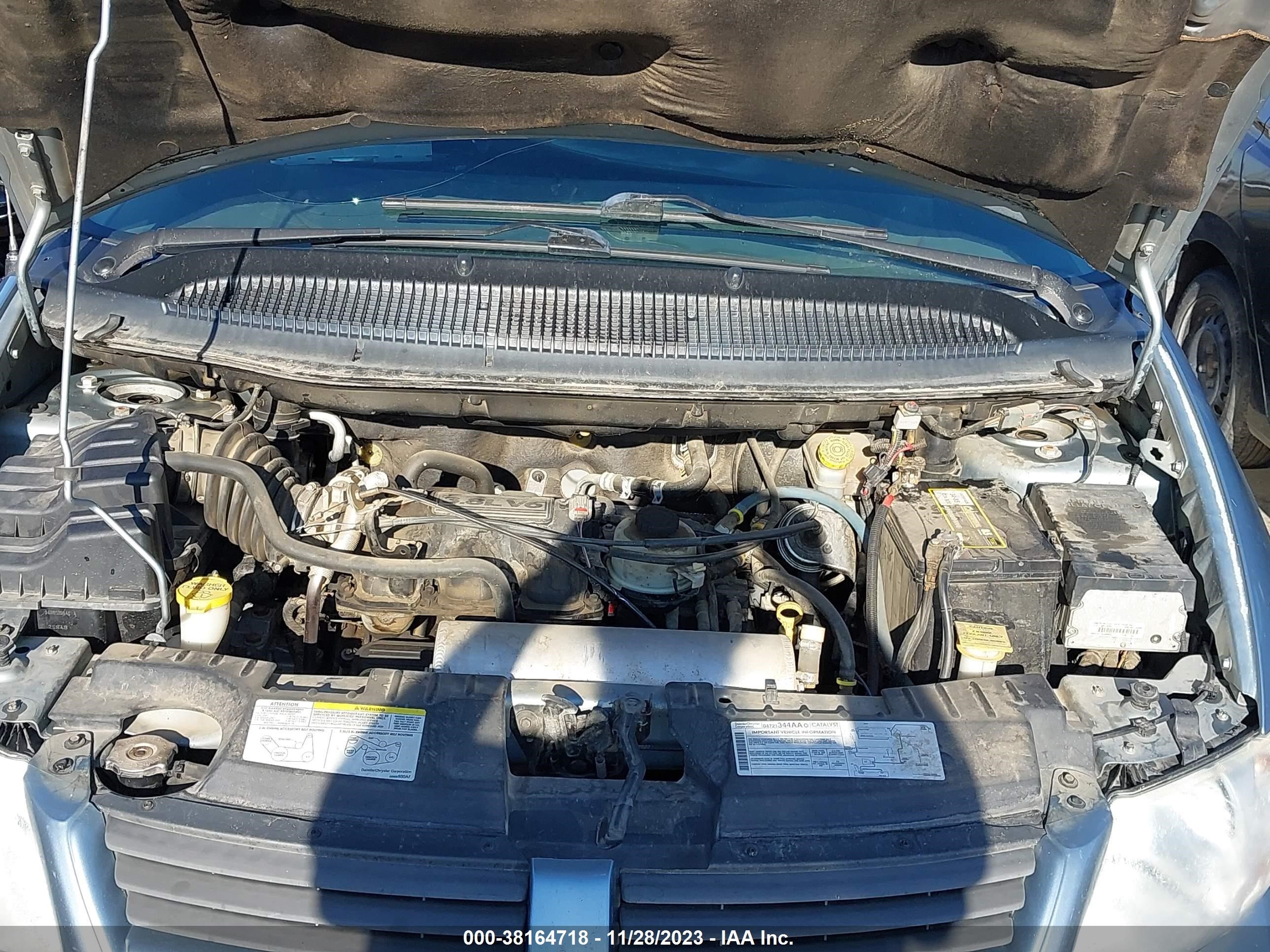 Photo 9 VIN: 2D8GP44L05R294648 - DODGE CARAVAN 