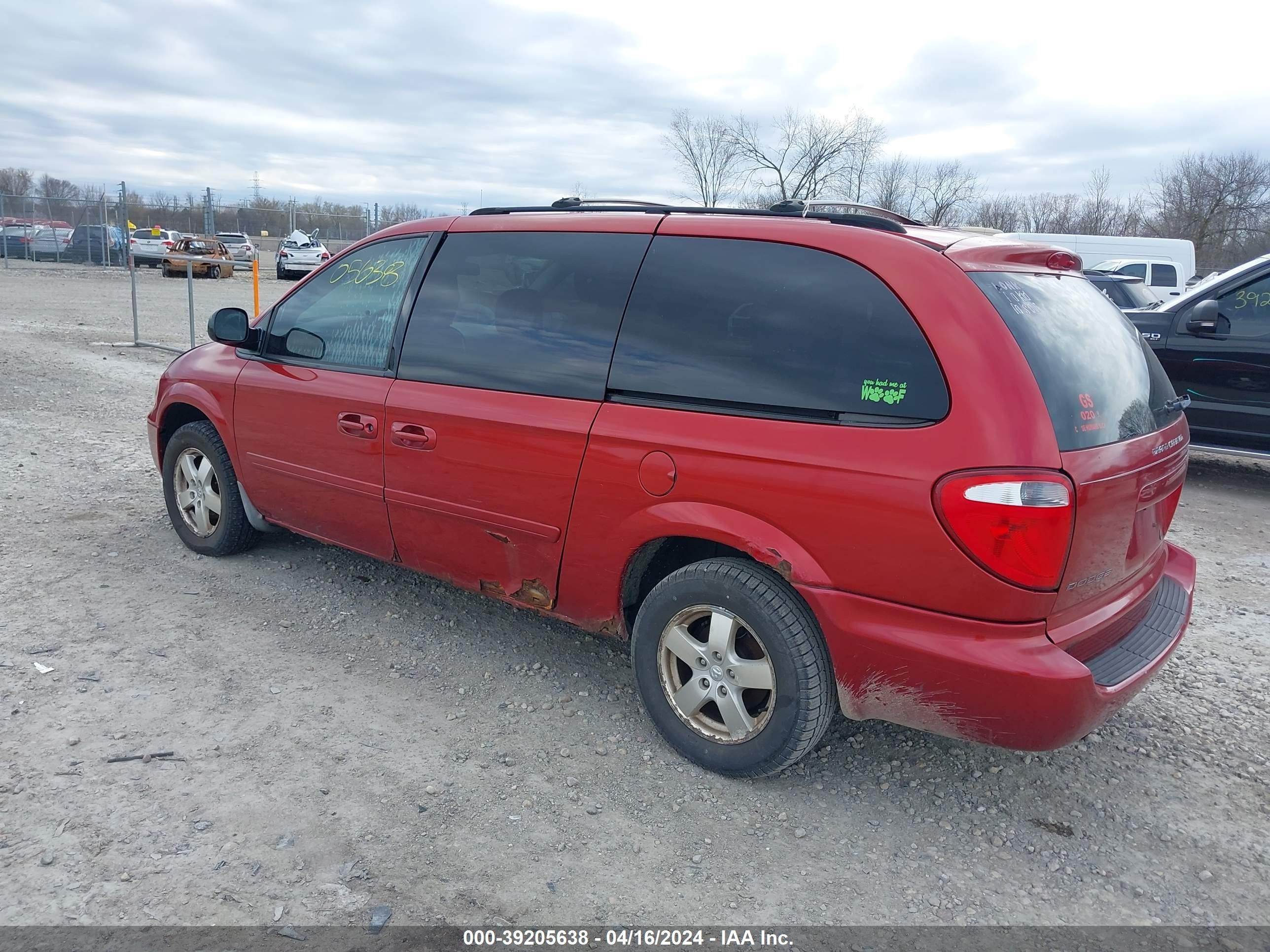 Photo 2 VIN: 2D8GP44L26R872945 - DODGE CARAVAN 