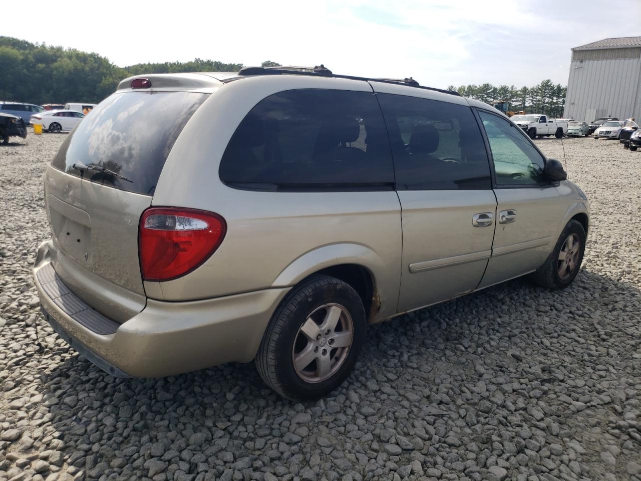 Photo 2 VIN: 2D8GP44L55R240536 - DODGE CARAVAN 