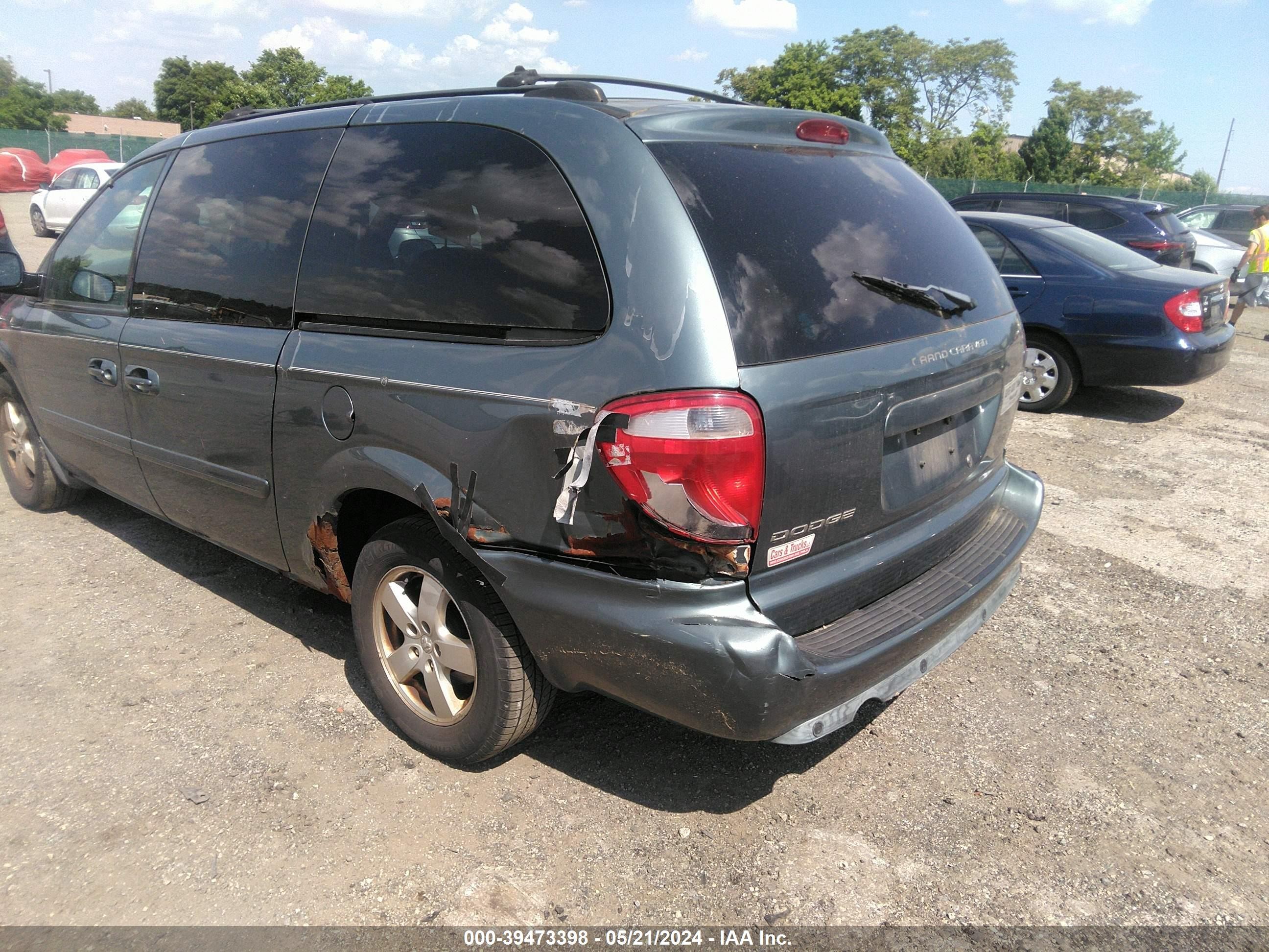 Photo 5 VIN: 2D8GP44L75R159795 - DODGE CARAVAN 