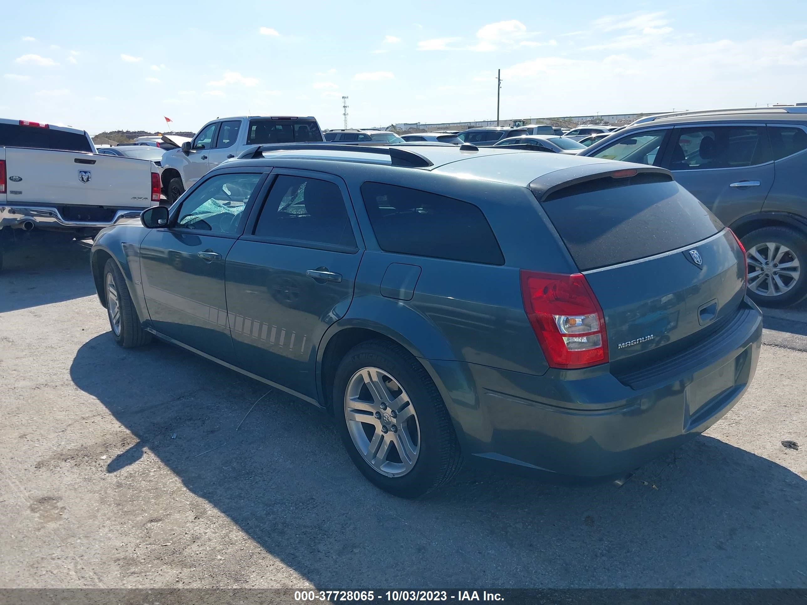 Photo 2 VIN: 2D8GV58215H176806 - DODGE MAGNUM 