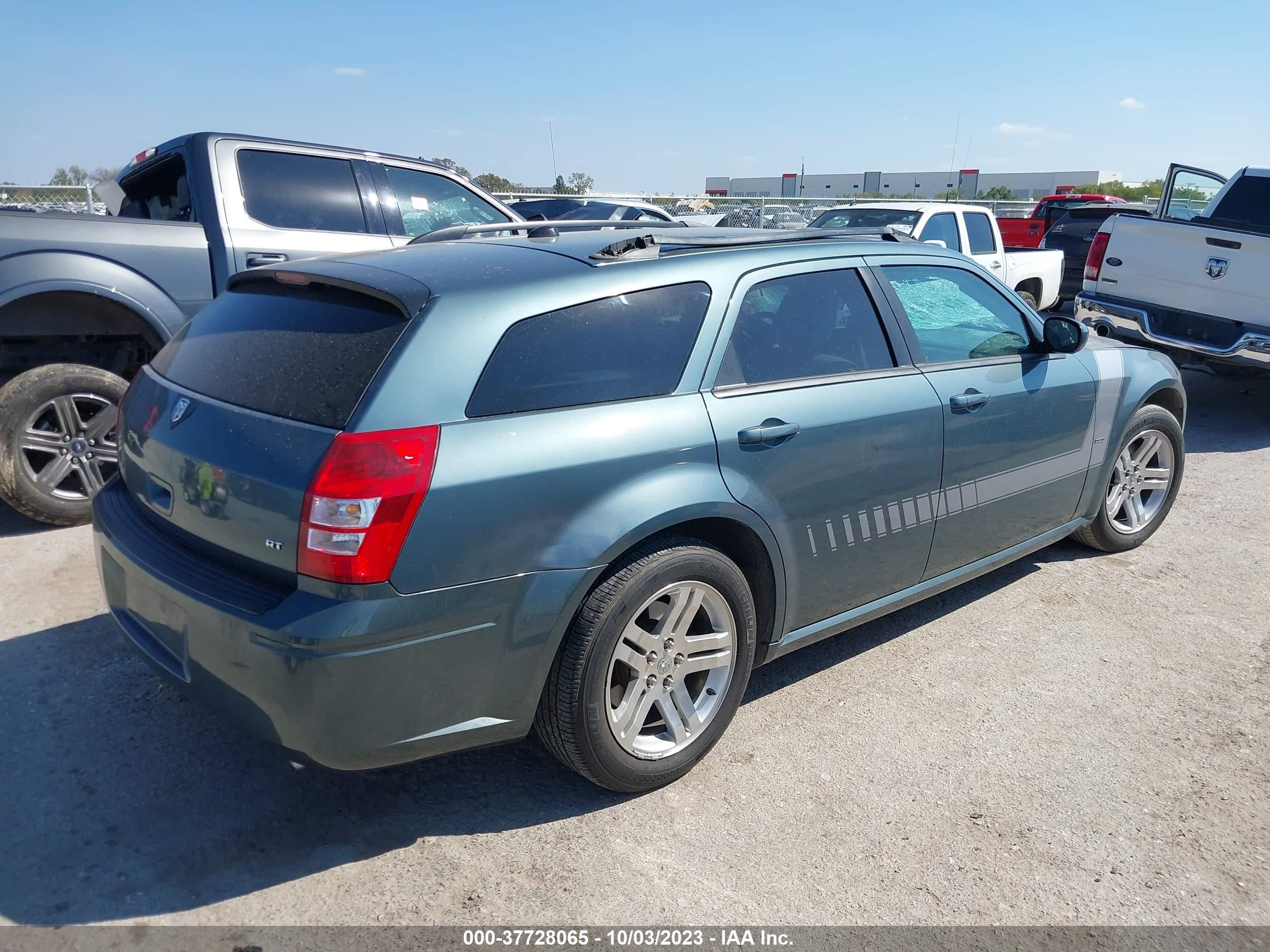 Photo 3 VIN: 2D8GV58215H176806 - DODGE MAGNUM 