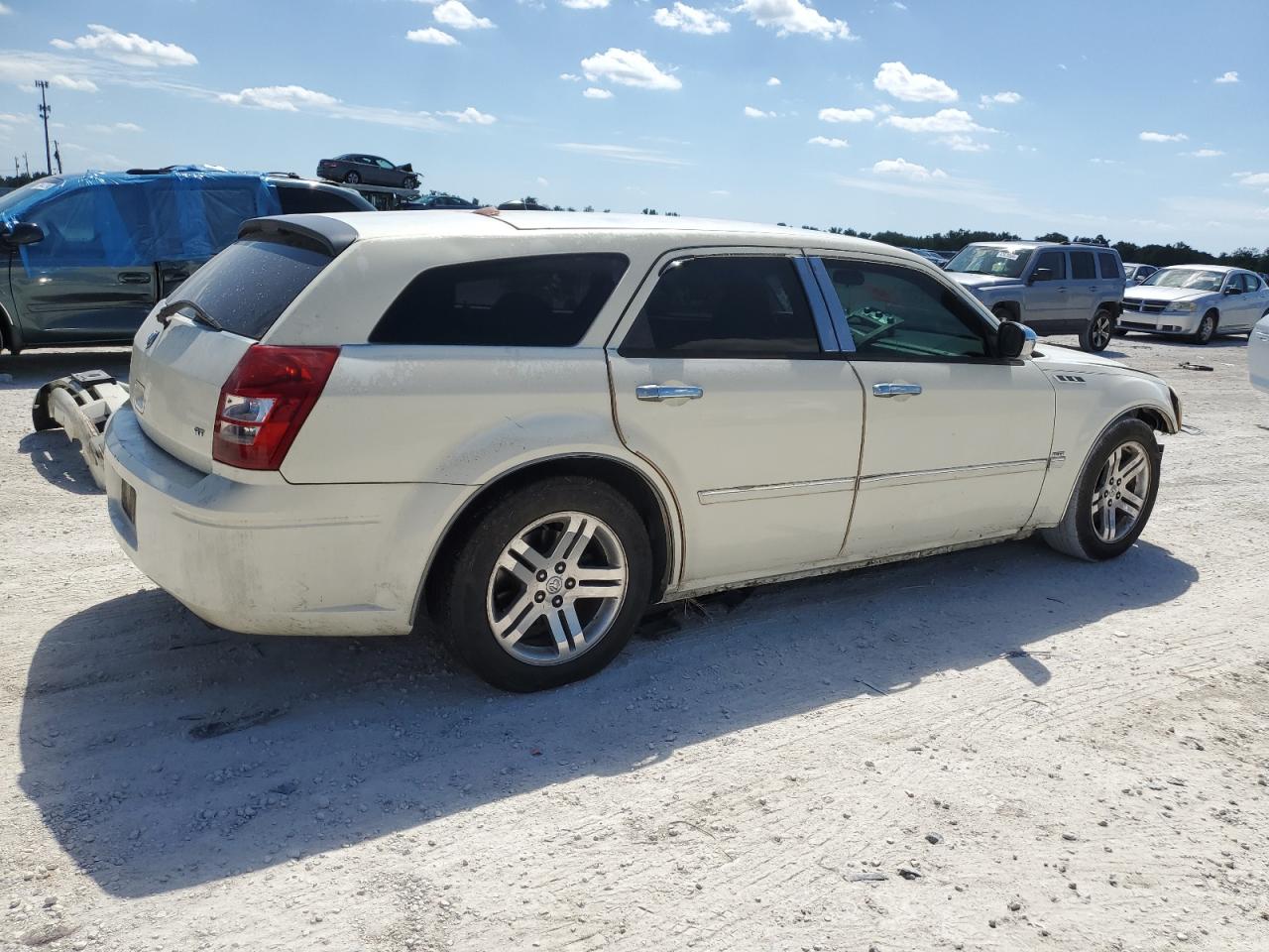 Photo 2 VIN: 2D8GV58275H547158 - DODGE MAGNUM 