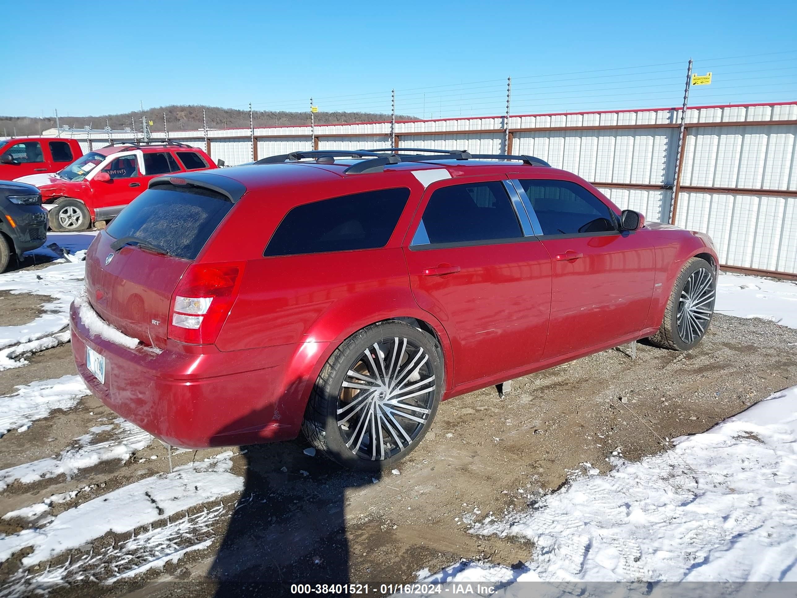 Photo 3 VIN: 2D8GV58275H599017 - DODGE MAGNUM 