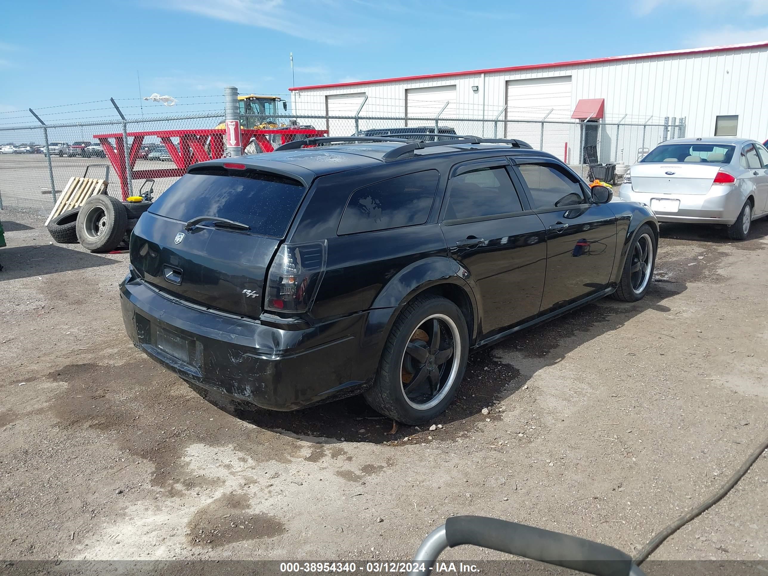 Photo 3 VIN: 2D8GV58285H549825 - DODGE MAGNUM 