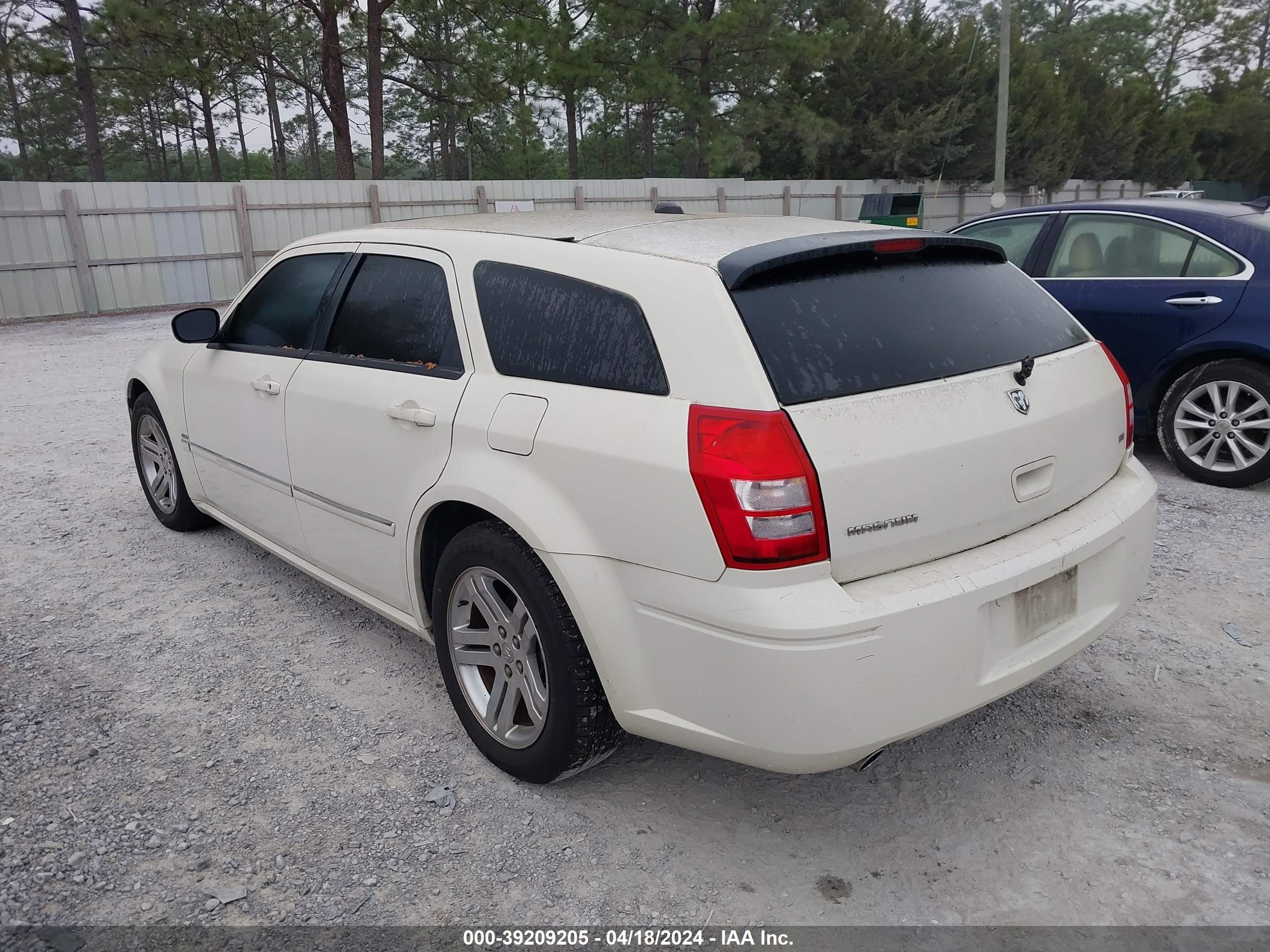 Photo 2 VIN: 2D8GV582X5H636920 - DODGE MAGNUM 