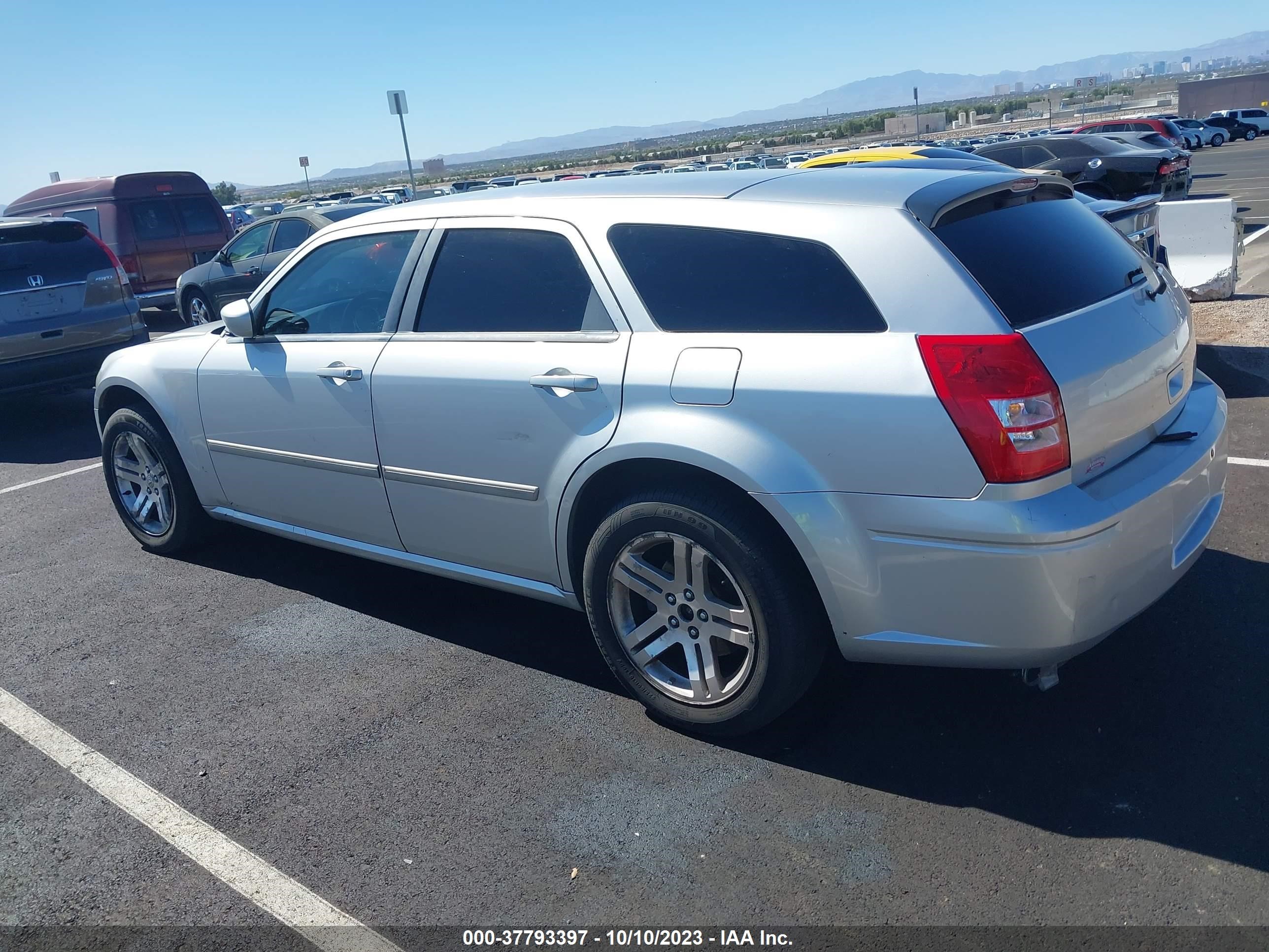 Photo 2 VIN: 2D8GZ47V06H504437 - DODGE MAGNUM 