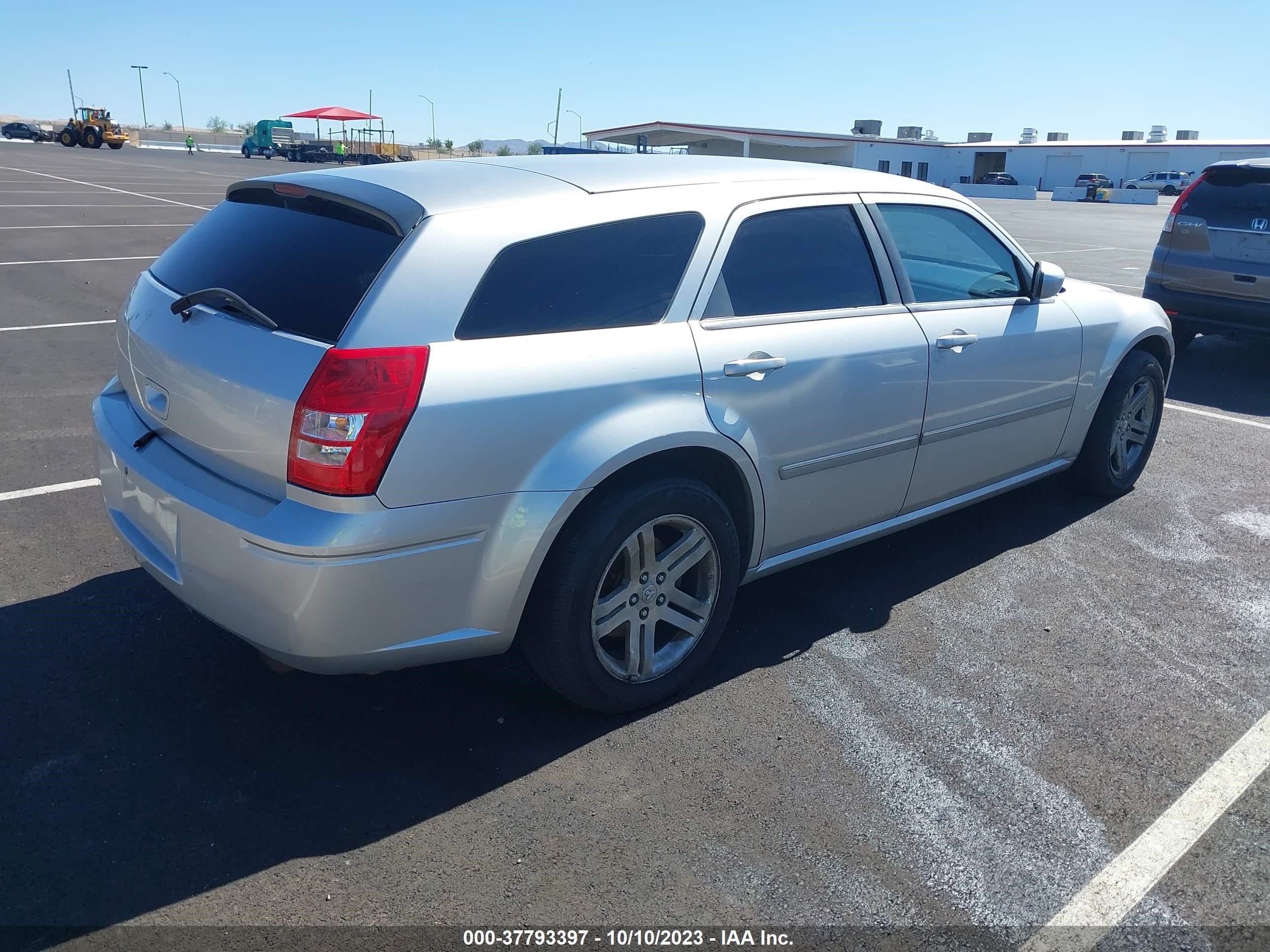 Photo 3 VIN: 2D8GZ47V06H504437 - DODGE MAGNUM 