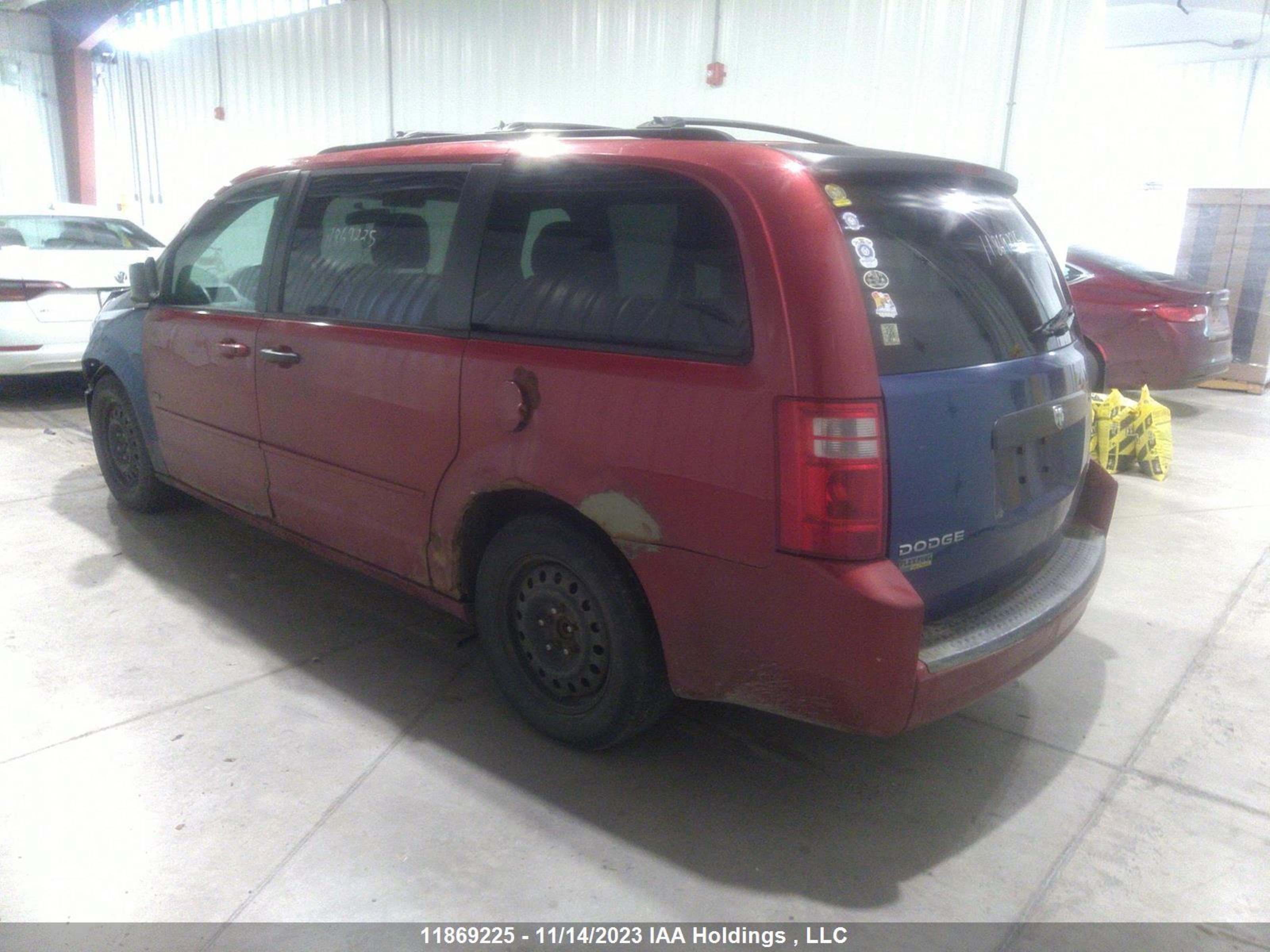 Photo 2 VIN: 2D8HN44E09R697739 - DODGE CARAVAN 