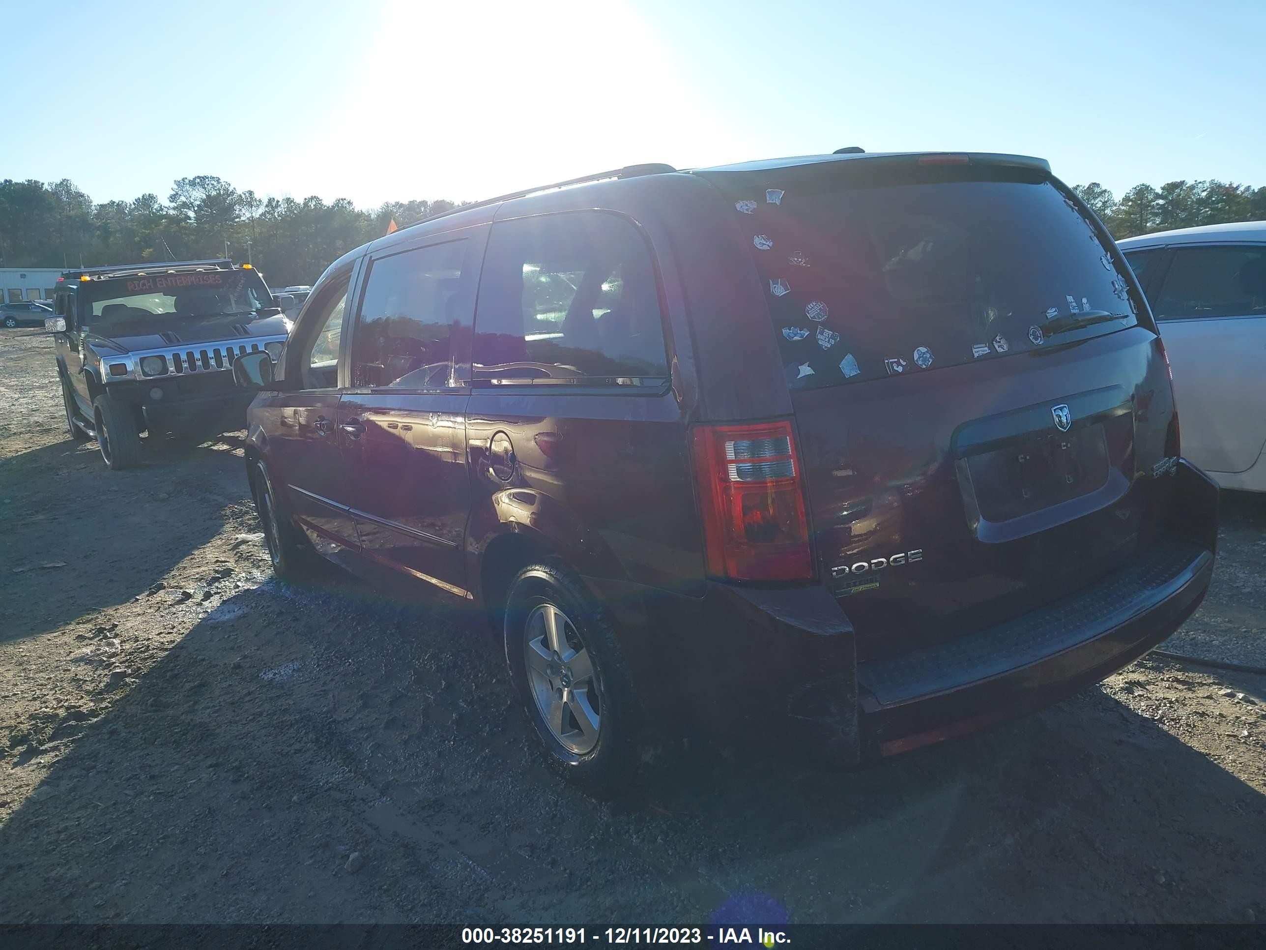 Photo 2 VIN: 2D8HN44E19R522903 - DODGE CARAVAN 