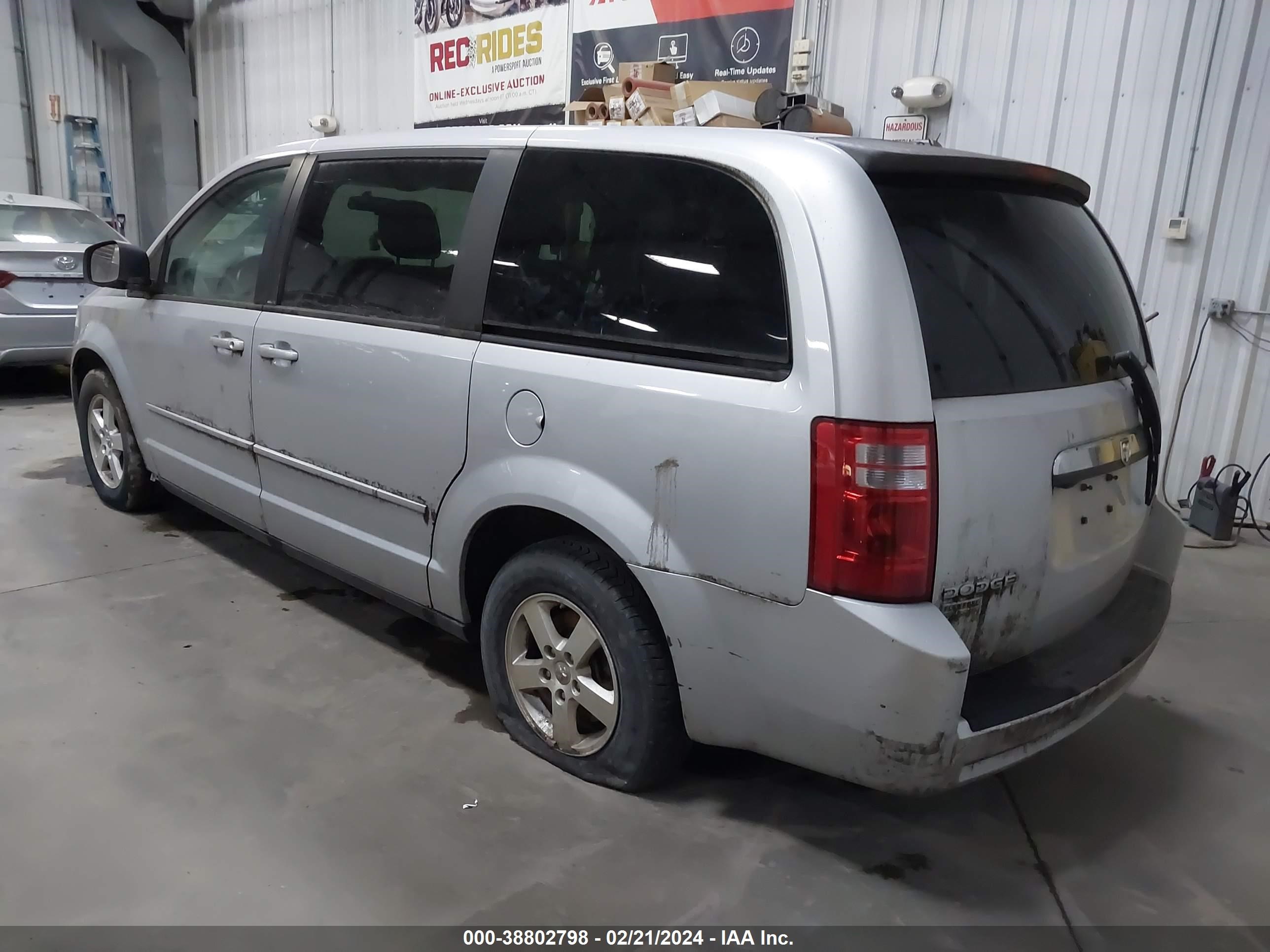 Photo 2 VIN: 2D8HN44E39R632139 - DODGE CARAVAN 