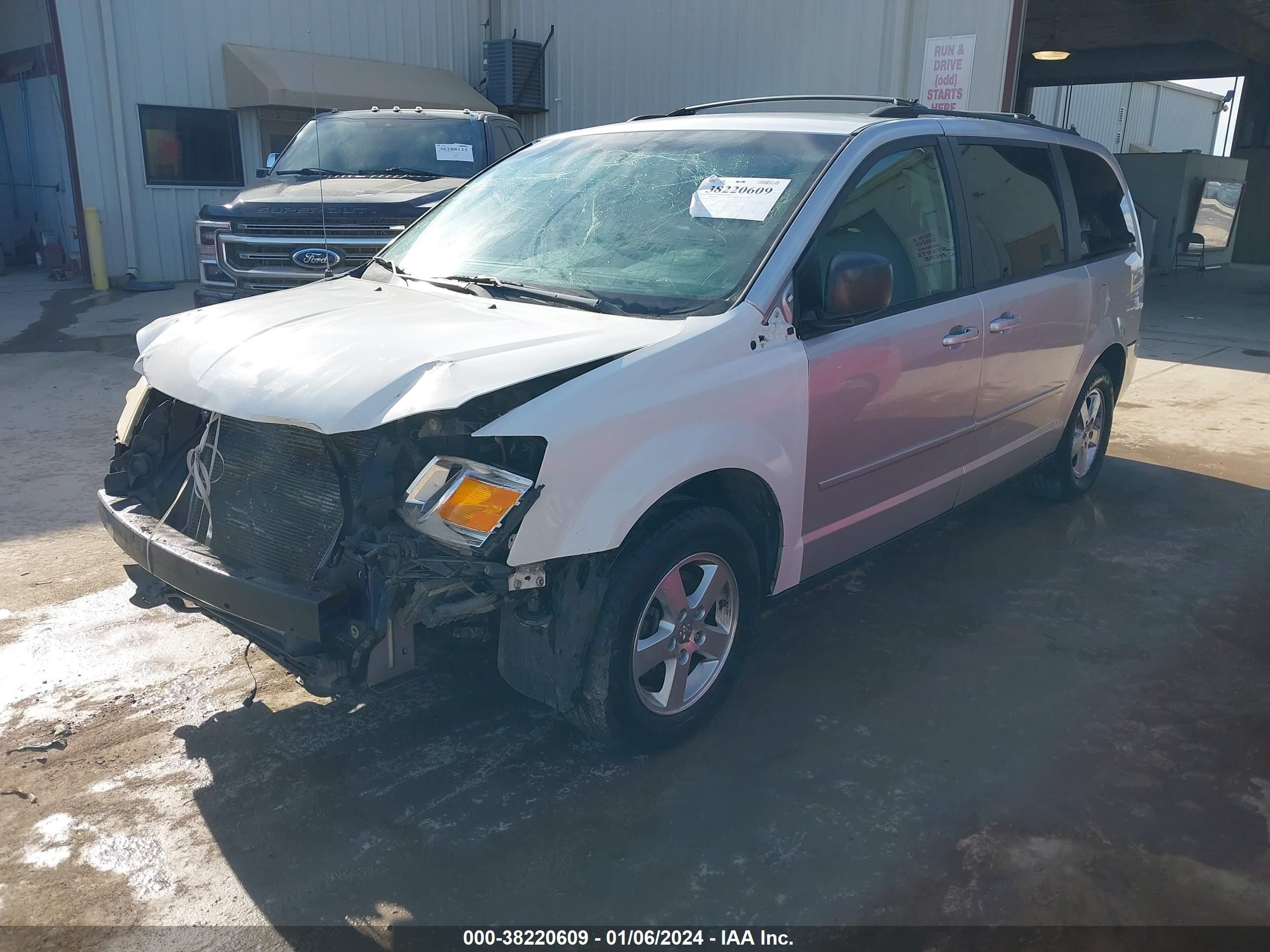 Photo 1 VIN: 2D8HN44E69R533654 - DODGE CARAVAN 