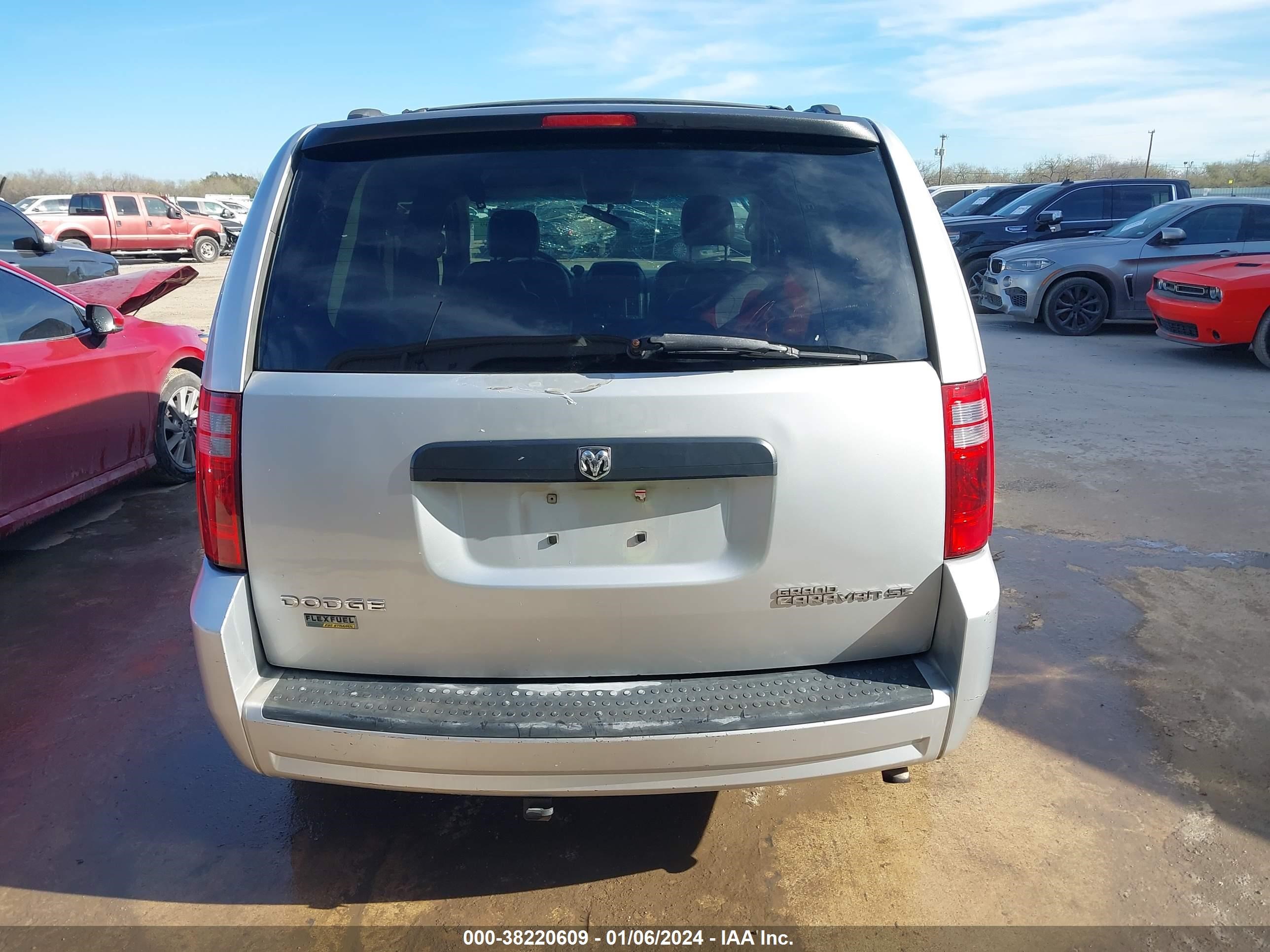 Photo 16 VIN: 2D8HN44E69R533654 - DODGE CARAVAN 