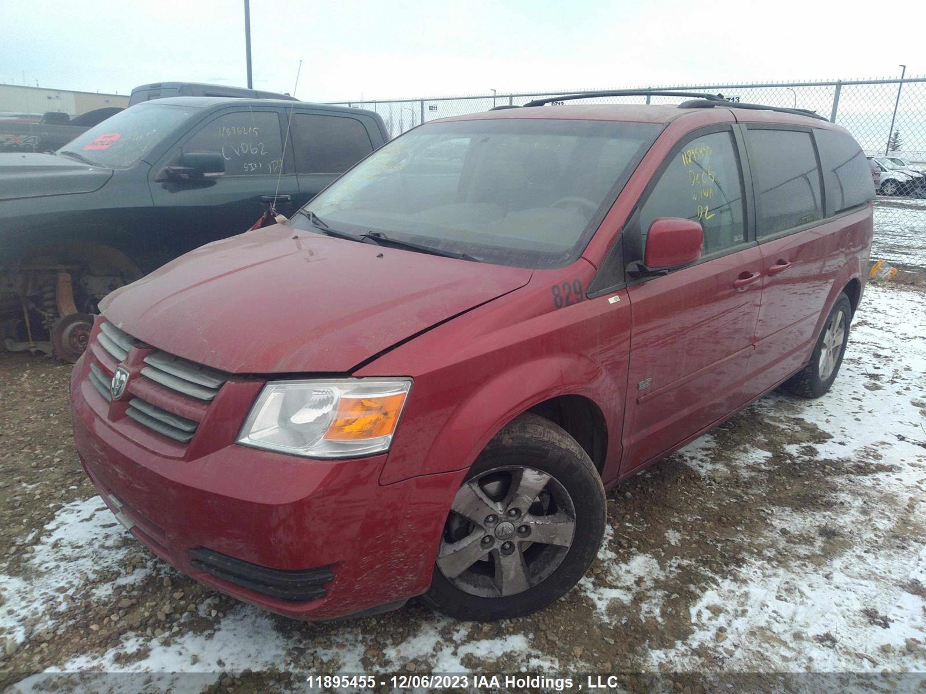 Photo 1 VIN: 2D8HN44E79R700572 - DODGE CARAVAN 